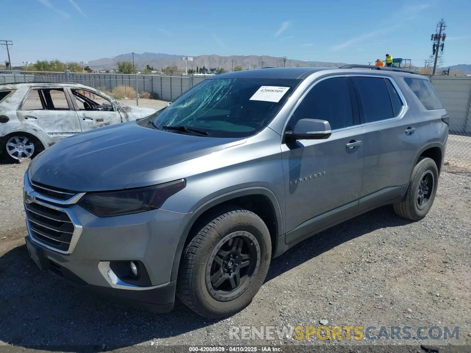 2 fotografías del automóvil dañado 1GNERGKW5LJ171774 CHEVROLET TRAVERSE 2020