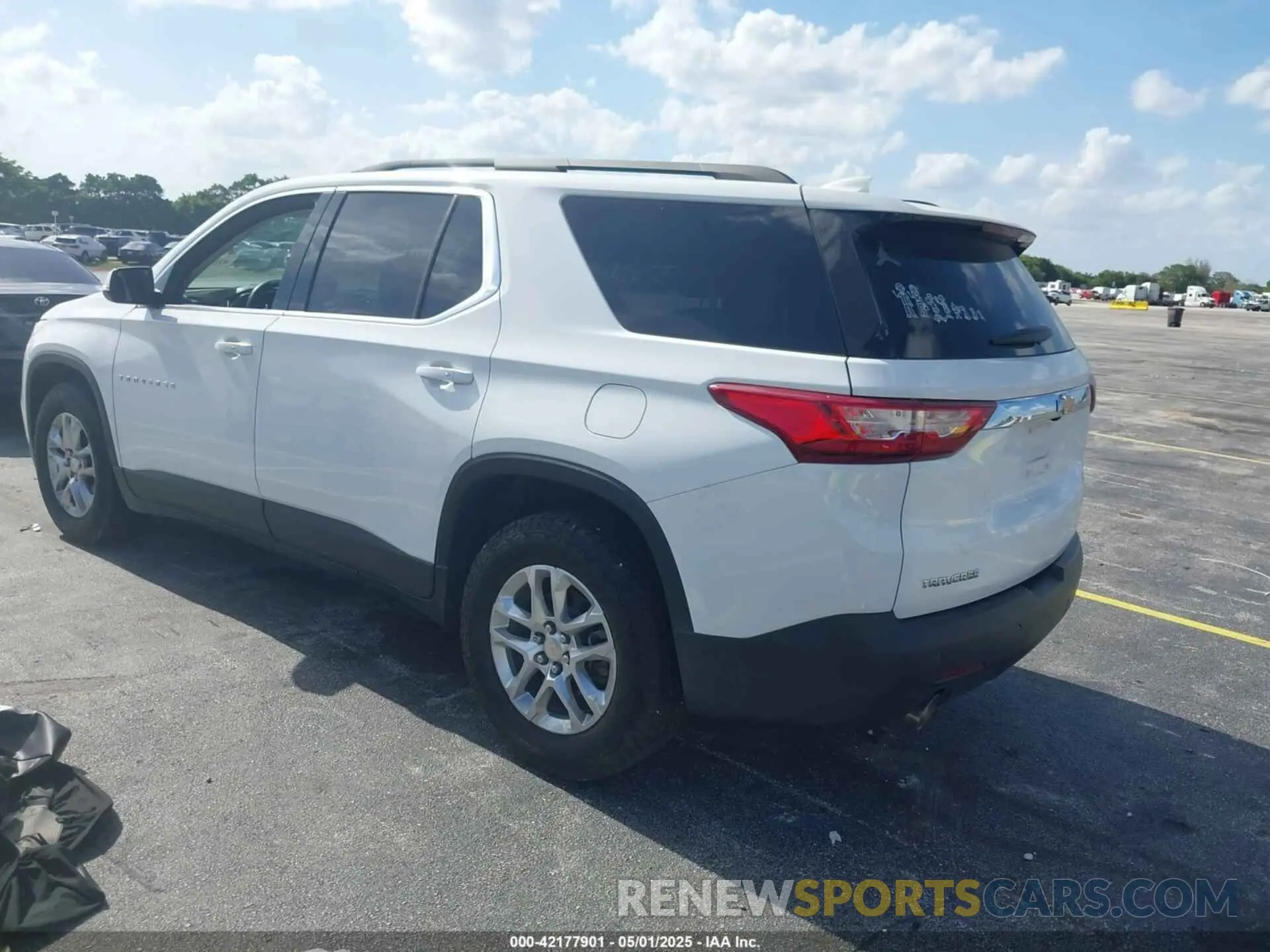 3 fotografías del automóvil dañado 1GNERGKW5LJ240737 CHEVROLET TRAVERSE 2020