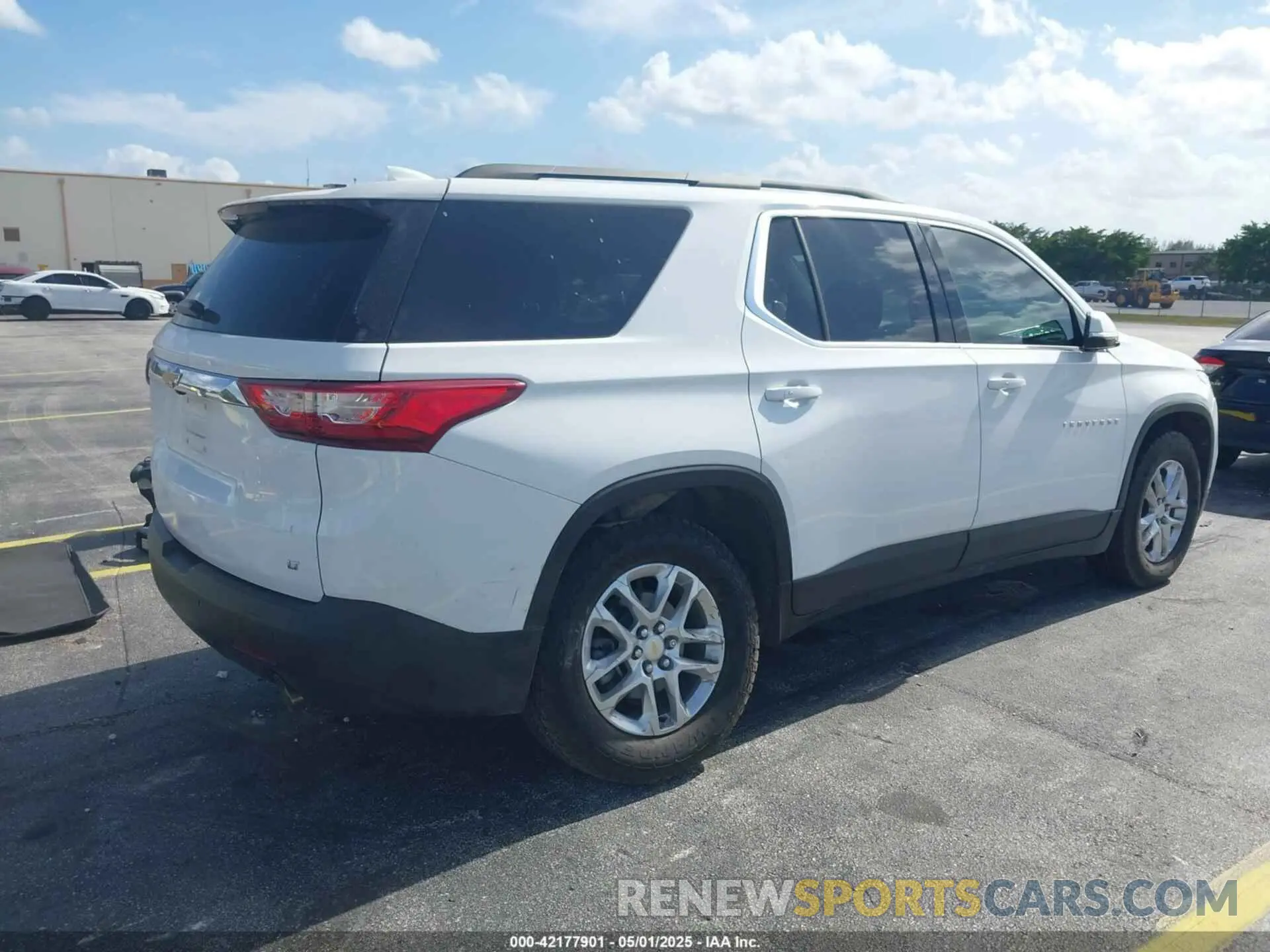 4 fotografías del automóvil dañado 1GNERGKW5LJ240737 CHEVROLET TRAVERSE 2020