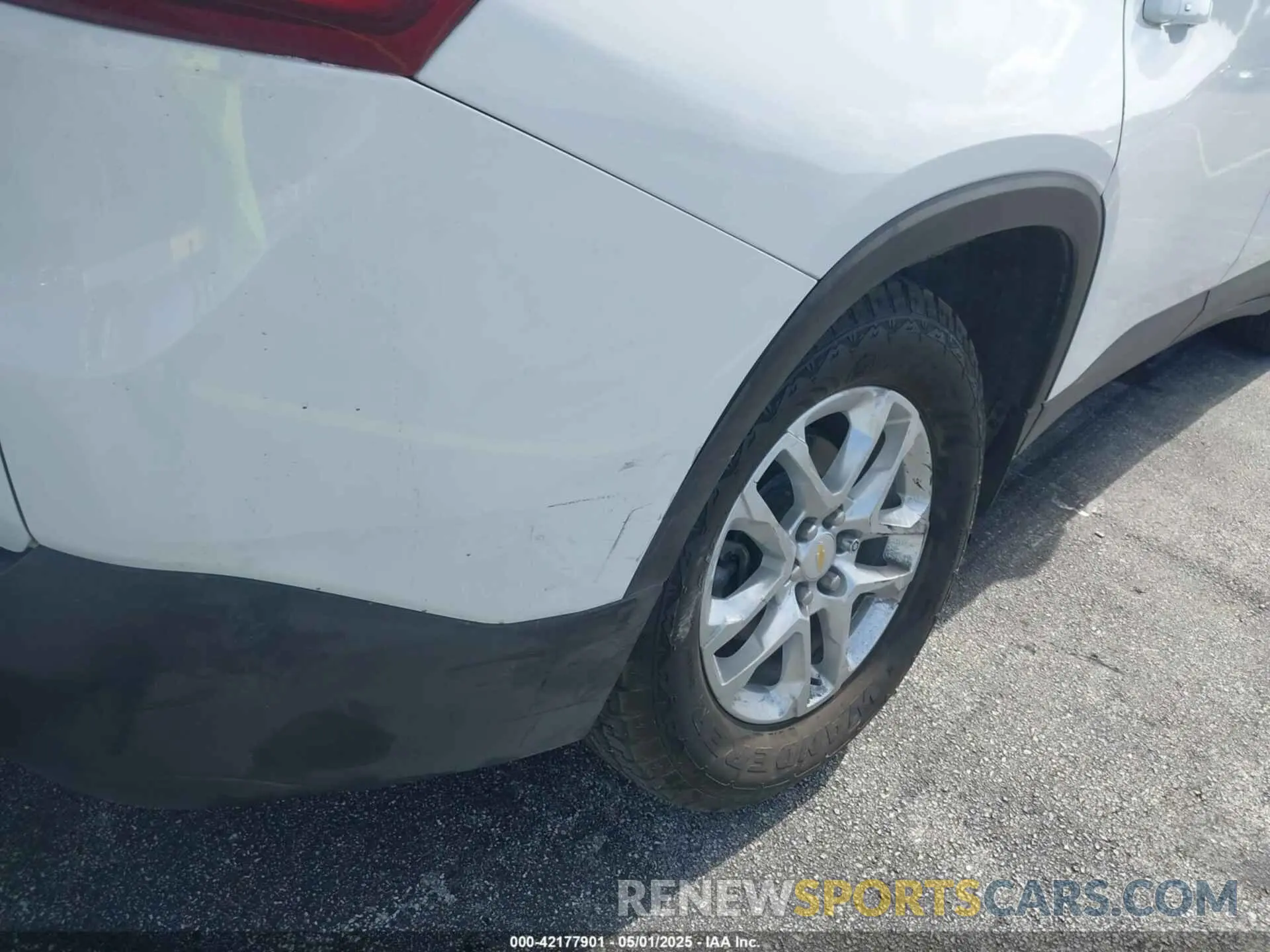 6 fotografías del automóvil dañado 1GNERGKW5LJ240737 CHEVROLET TRAVERSE 2020