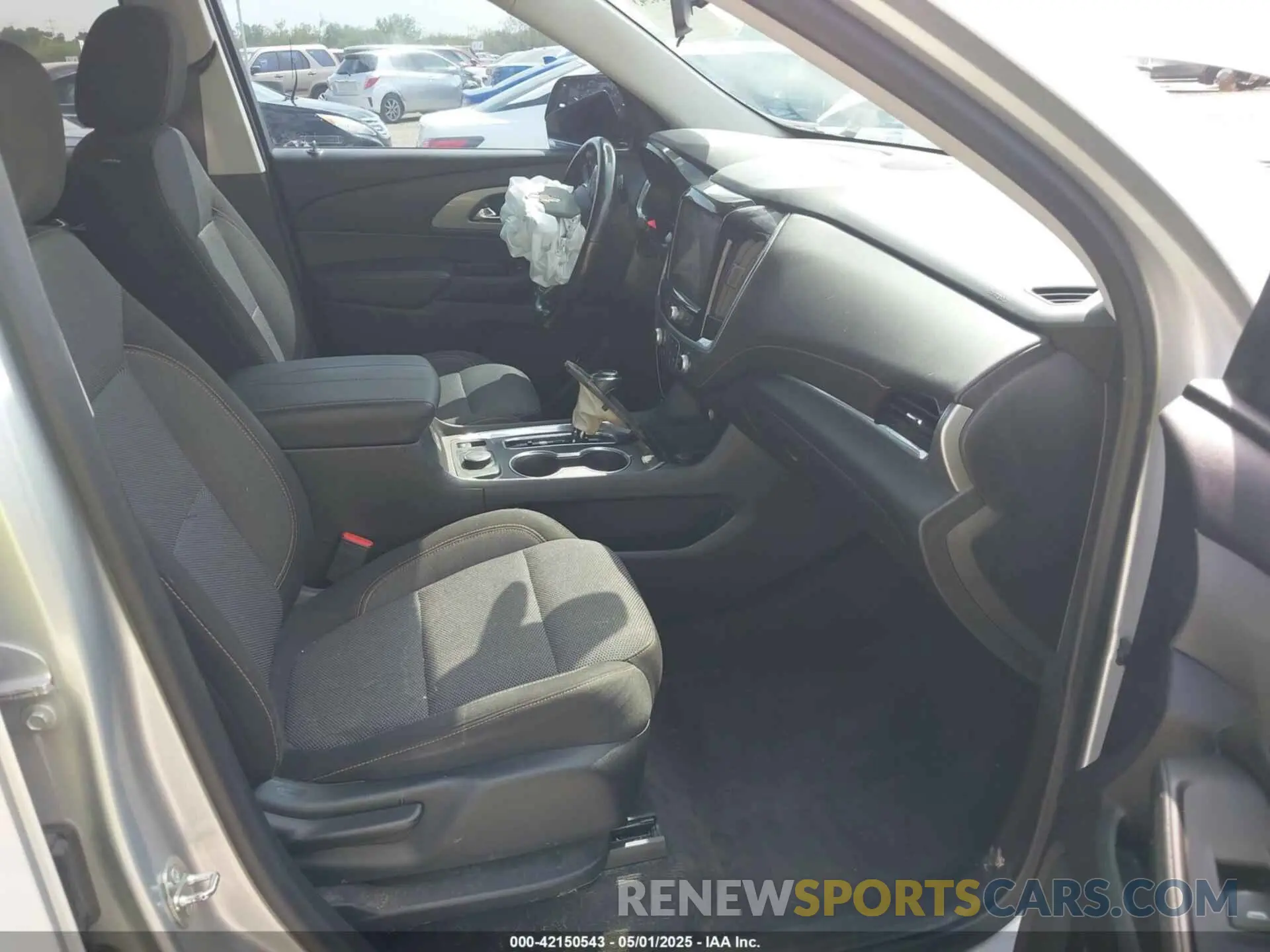 5 fotografías del automóvil dañado 1GNERGKW5LJ242035 CHEVROLET TRAVERSE 2020