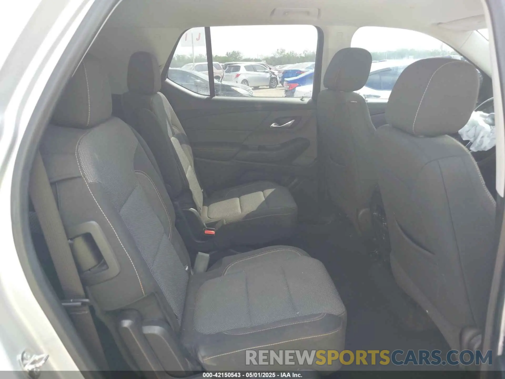 8 fotografías del automóvil dañado 1GNERGKW5LJ242035 CHEVROLET TRAVERSE 2020