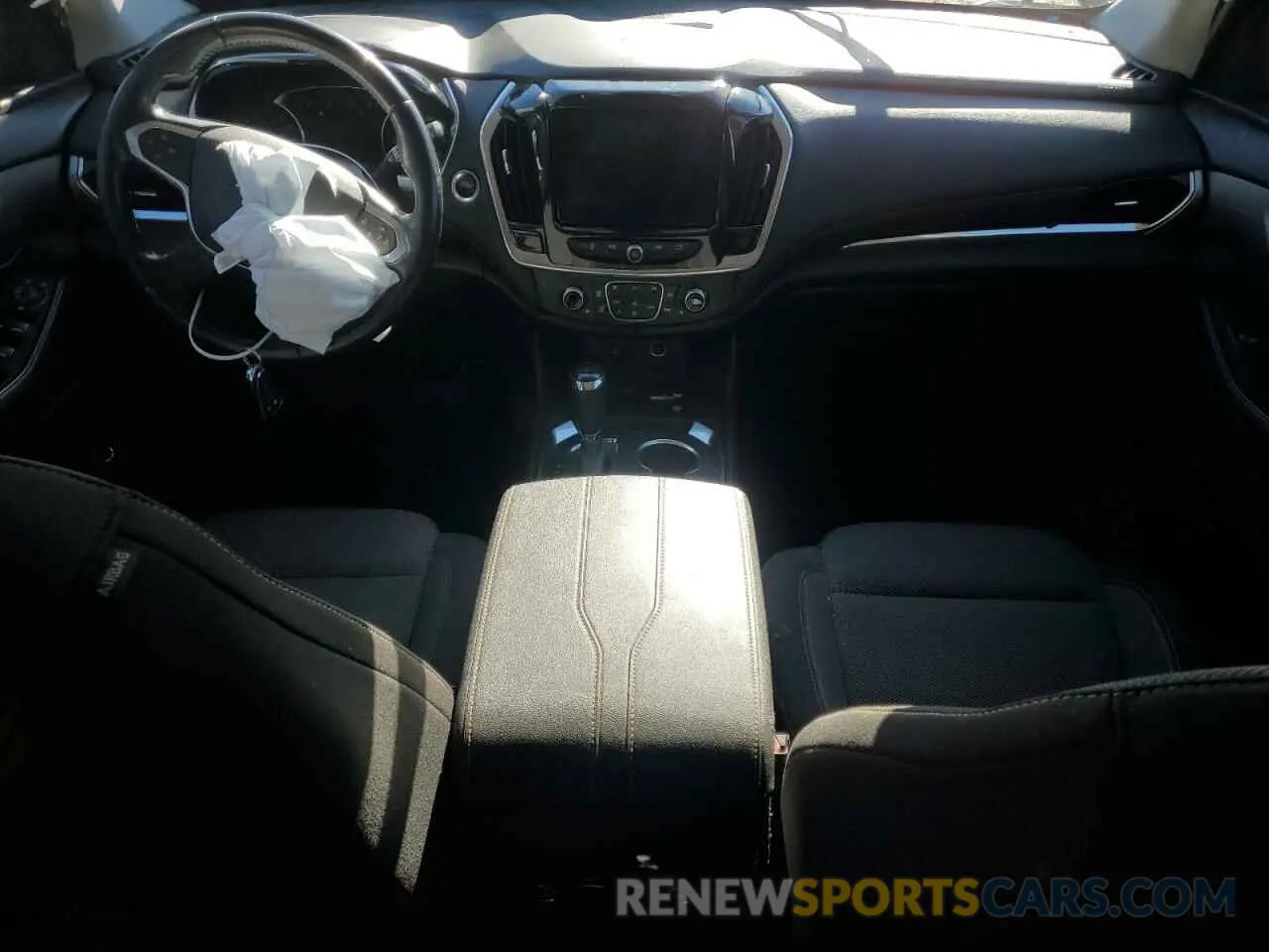8 fotografías del automóvil dañado 1GNERGKW8LJ211586 CHEVROLET TRAVERSE 2020