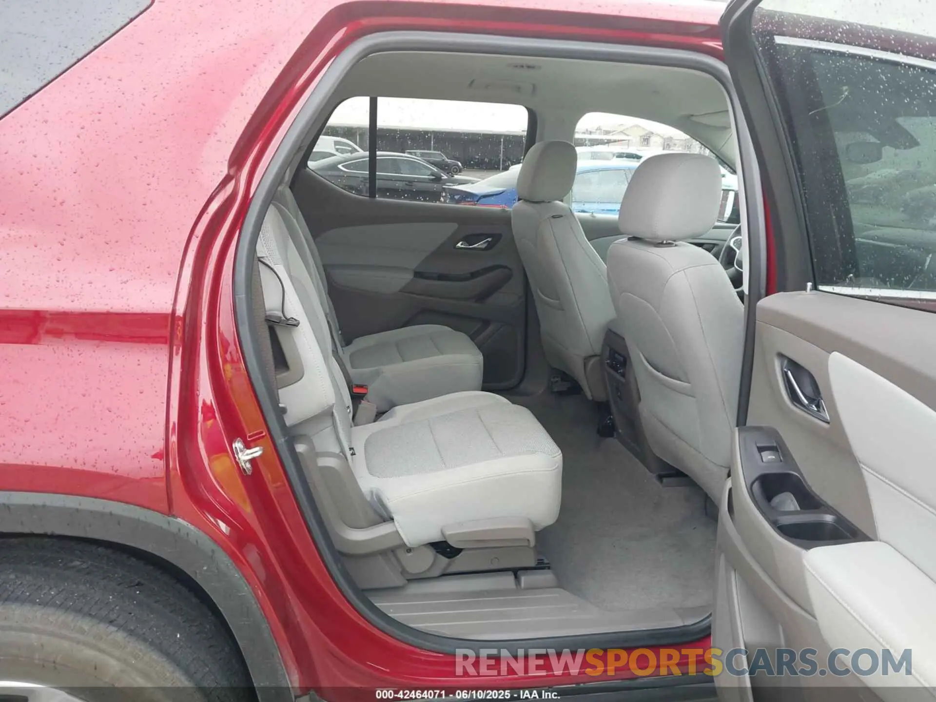 8 fotografías del automóvil dañado 1GNERGKW9LJ185466 CHEVROLET TRAVERSE 2020