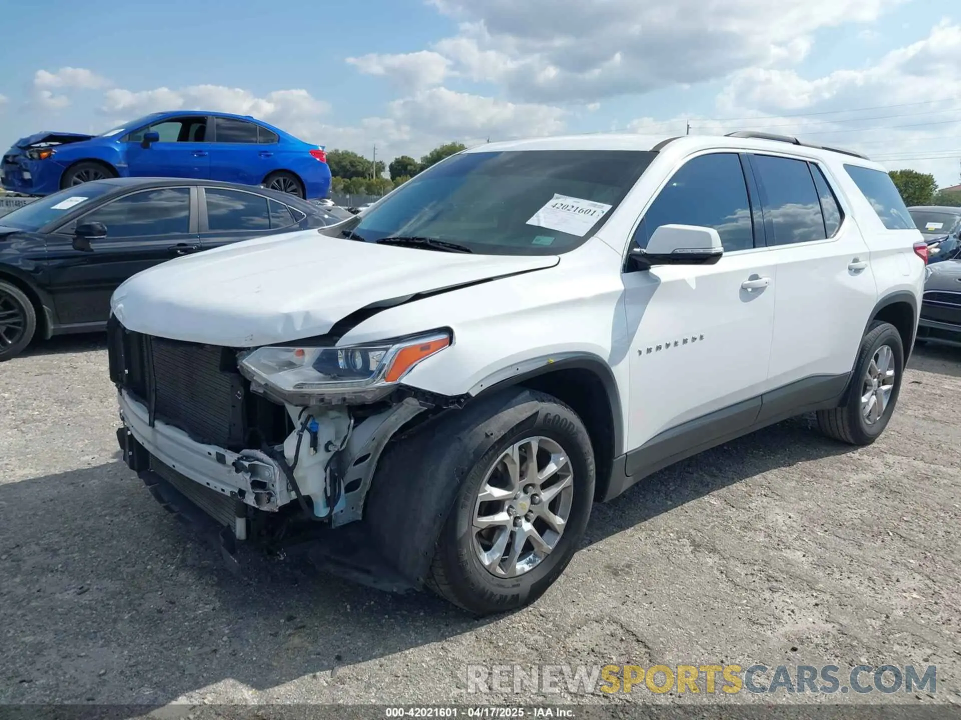 2 fotografías del automóvil dañado 1GNERGKW9LJ248386 CHEVROLET TRAVERSE 2020