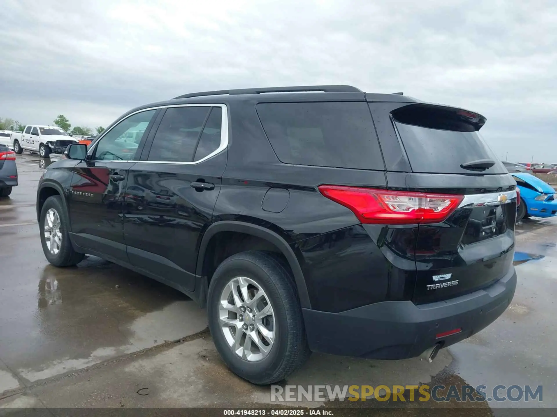 3 fotografías del automóvil dañado 1GNERGKW9LJ300910 CHEVROLET TRAVERSE 2020