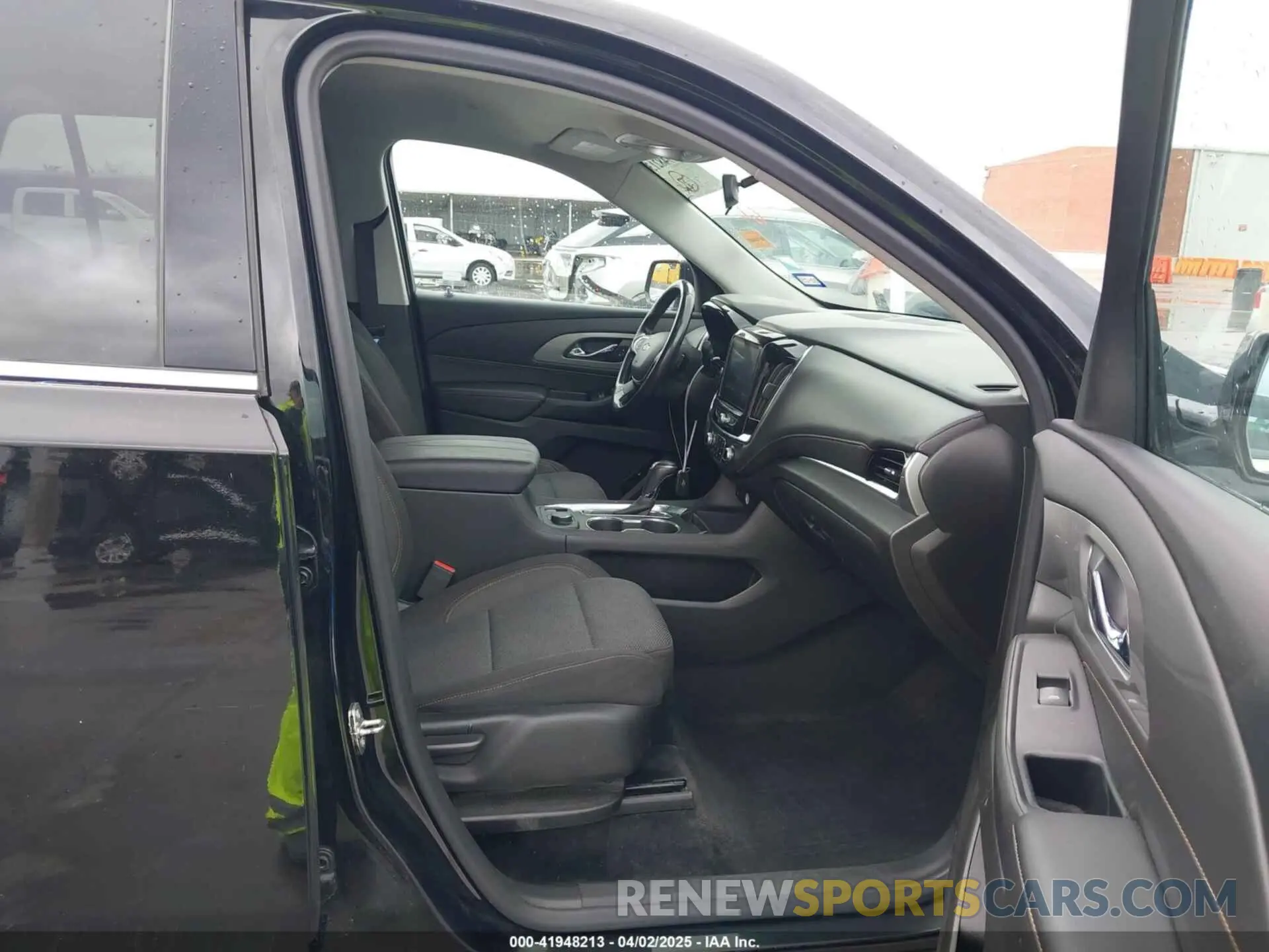 5 fotografías del automóvil dañado 1GNERGKW9LJ300910 CHEVROLET TRAVERSE 2020