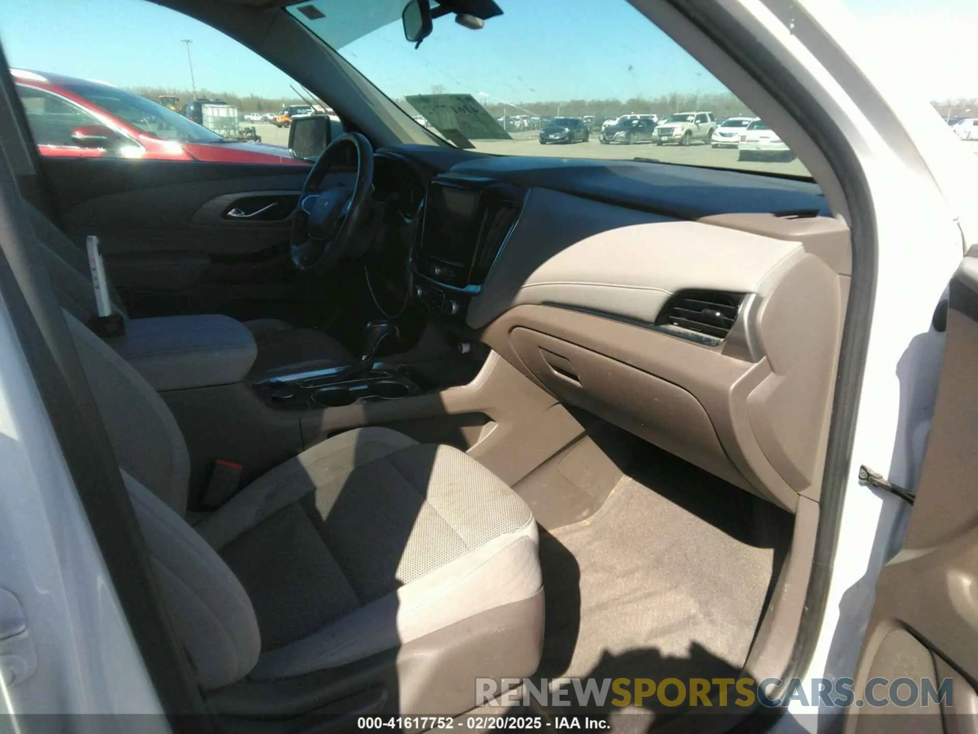 5 fotografías del automóvil dañado 1GNERGKWXLJ112767 CHEVROLET TRAVERSE 2020
