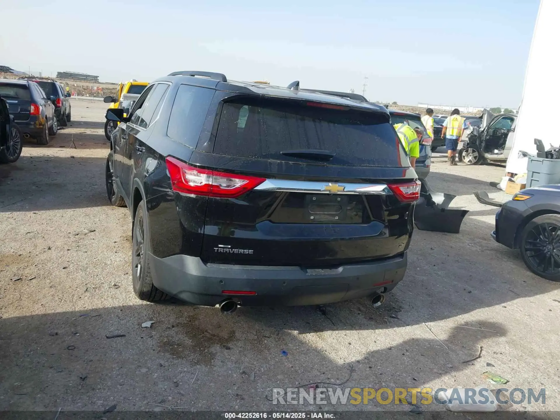 3 fotografías del automóvil dañado 1GNERHKW0LJ125677 CHEVROLET TRAVERSE 2020