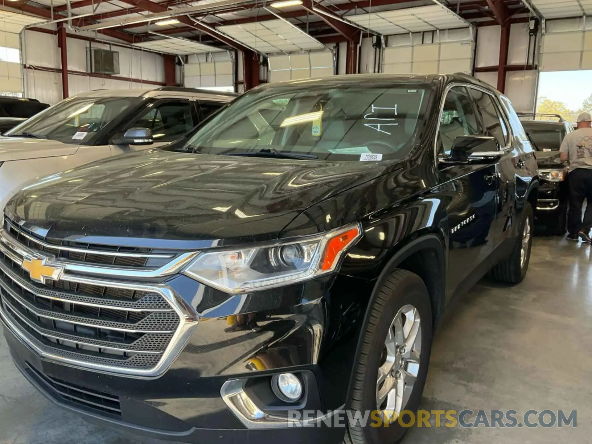 2 fotografías del automóvil dañado 1GNERHKW1LJ195611 CHEVROLET TRAVERSE 2020