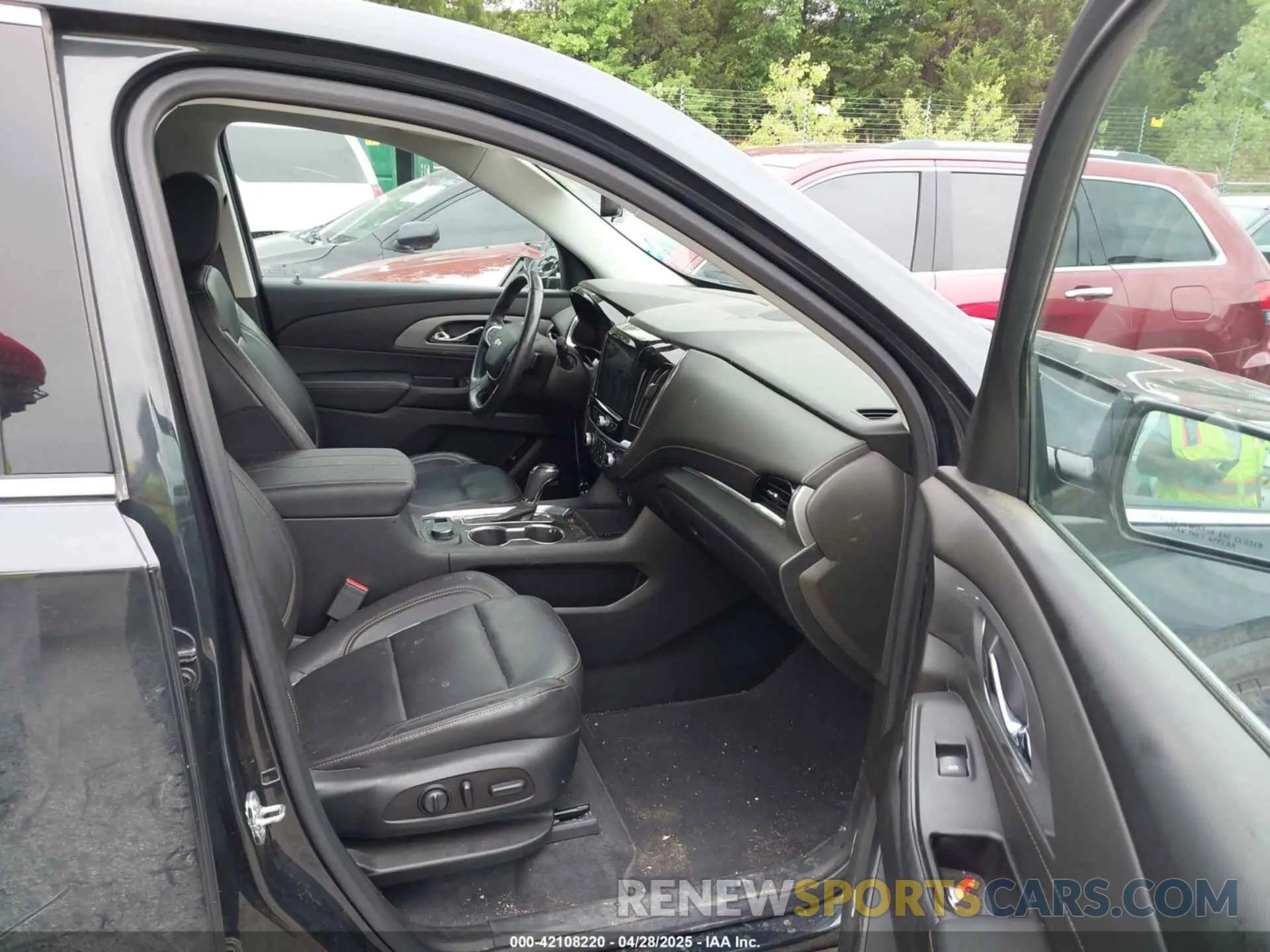 5 fotografías del automóvil dañado 1GNERHKW4LJ174137 CHEVROLET TRAVERSE 2020