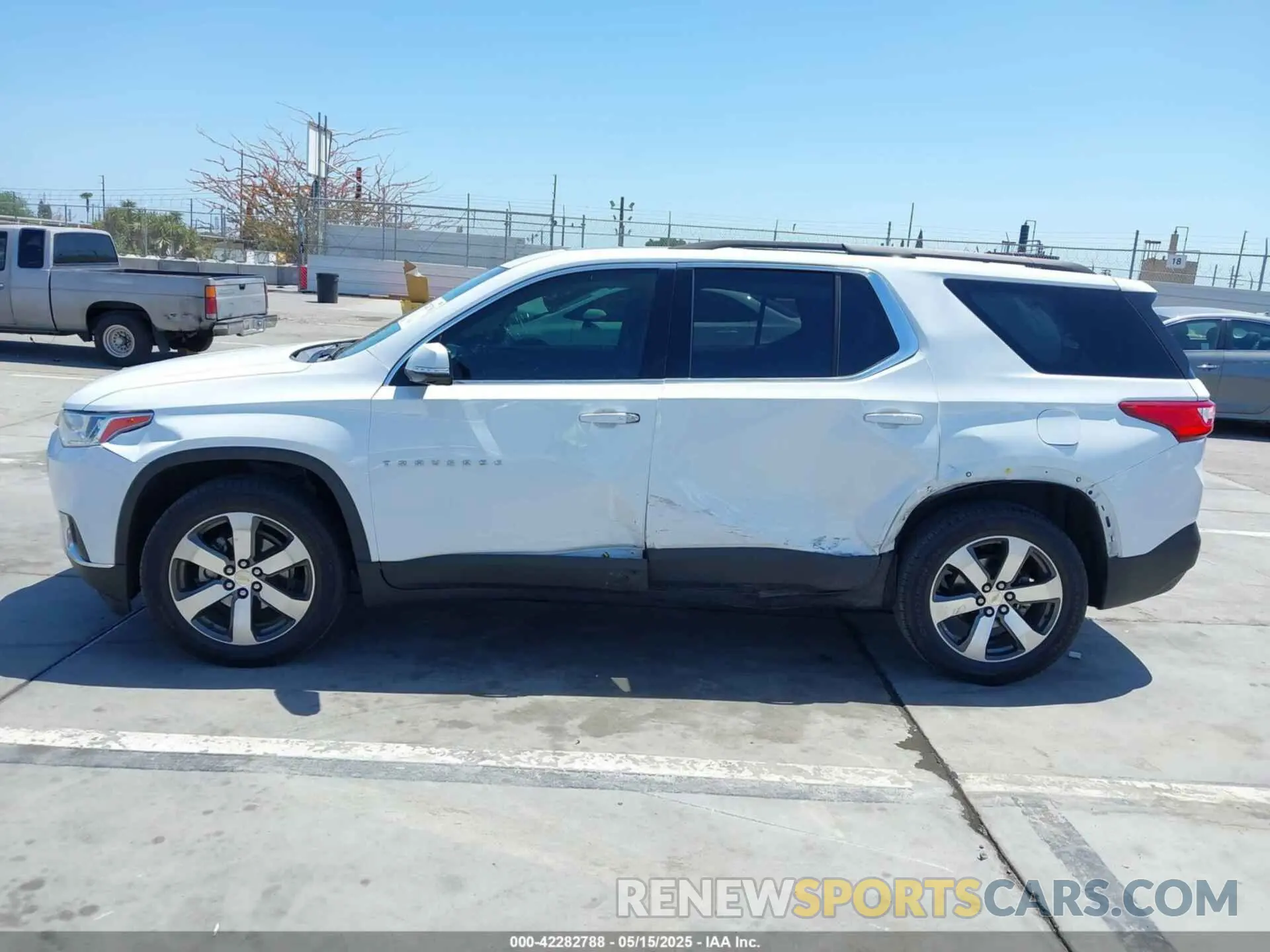 14 fotografías del automóvil dañado 1GNERHKW4LJ219609 CHEVROLET TRAVERSE 2020