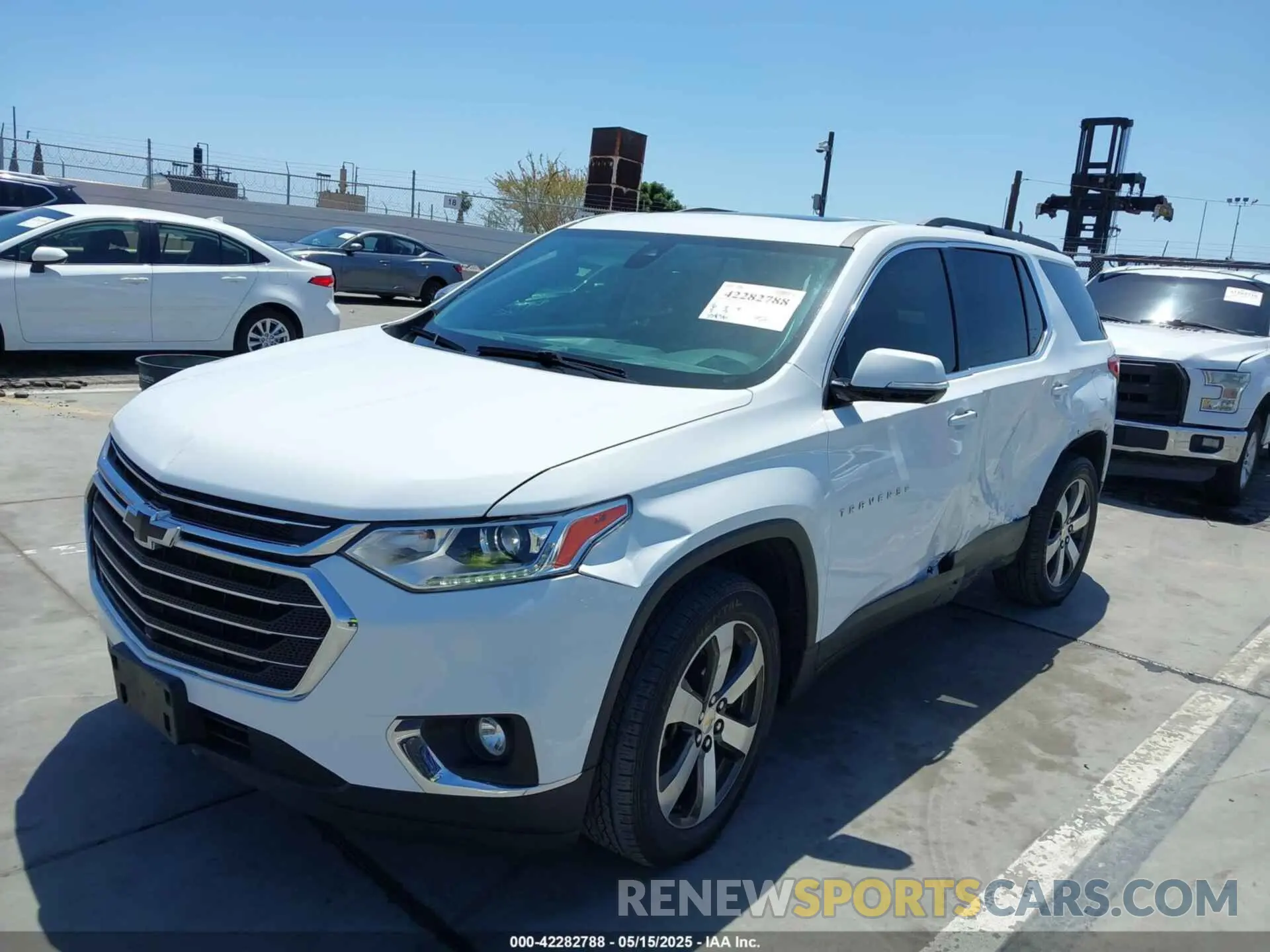 2 fotografías del automóvil dañado 1GNERHKW4LJ219609 CHEVROLET TRAVERSE 2020