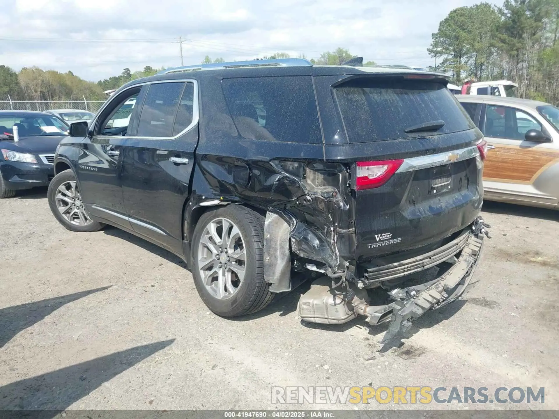 3 fotografías del automóvil dañado 1GNERKKW0LJ123828 CHEVROLET TRAVERSE 2020