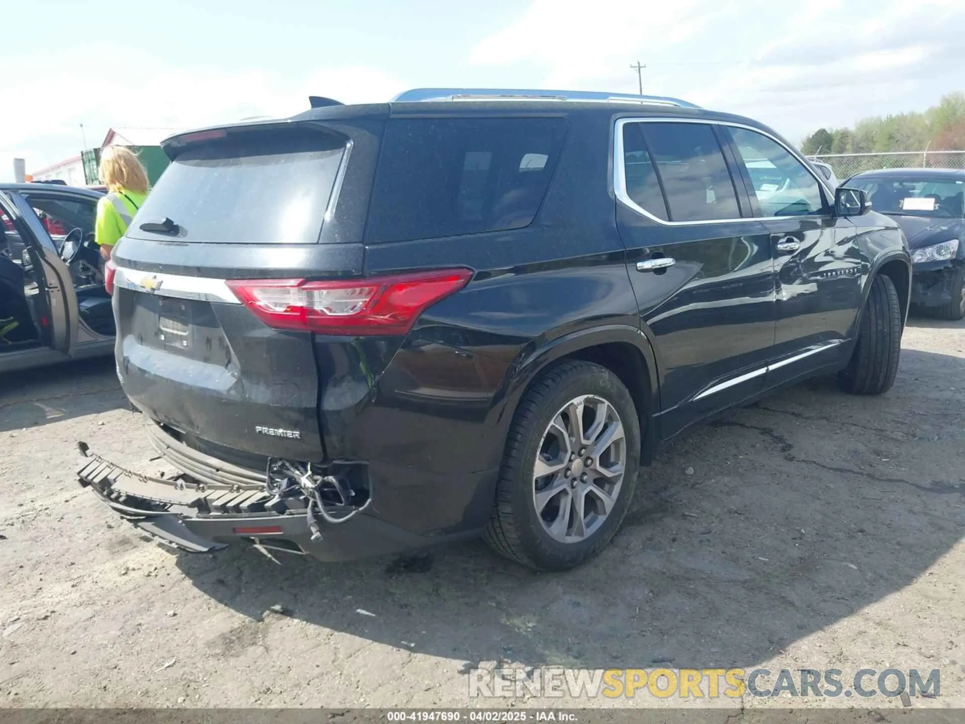 4 fotografías del automóvil dañado 1GNERKKW0LJ123828 CHEVROLET TRAVERSE 2020