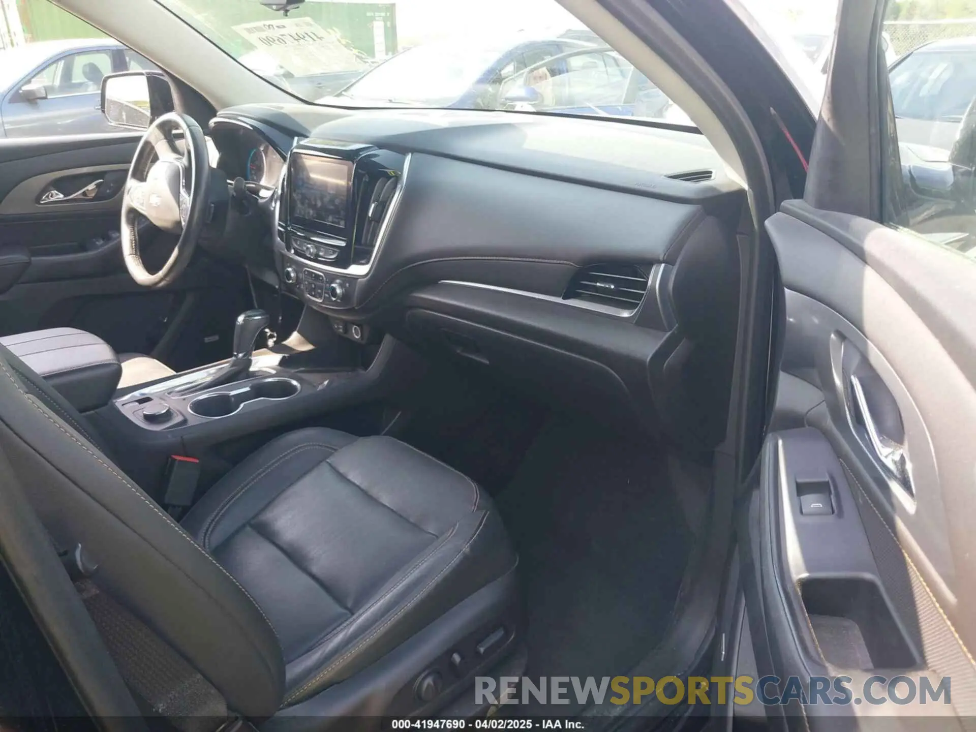 5 fotografías del automóvil dañado 1GNERKKW0LJ123828 CHEVROLET TRAVERSE 2020