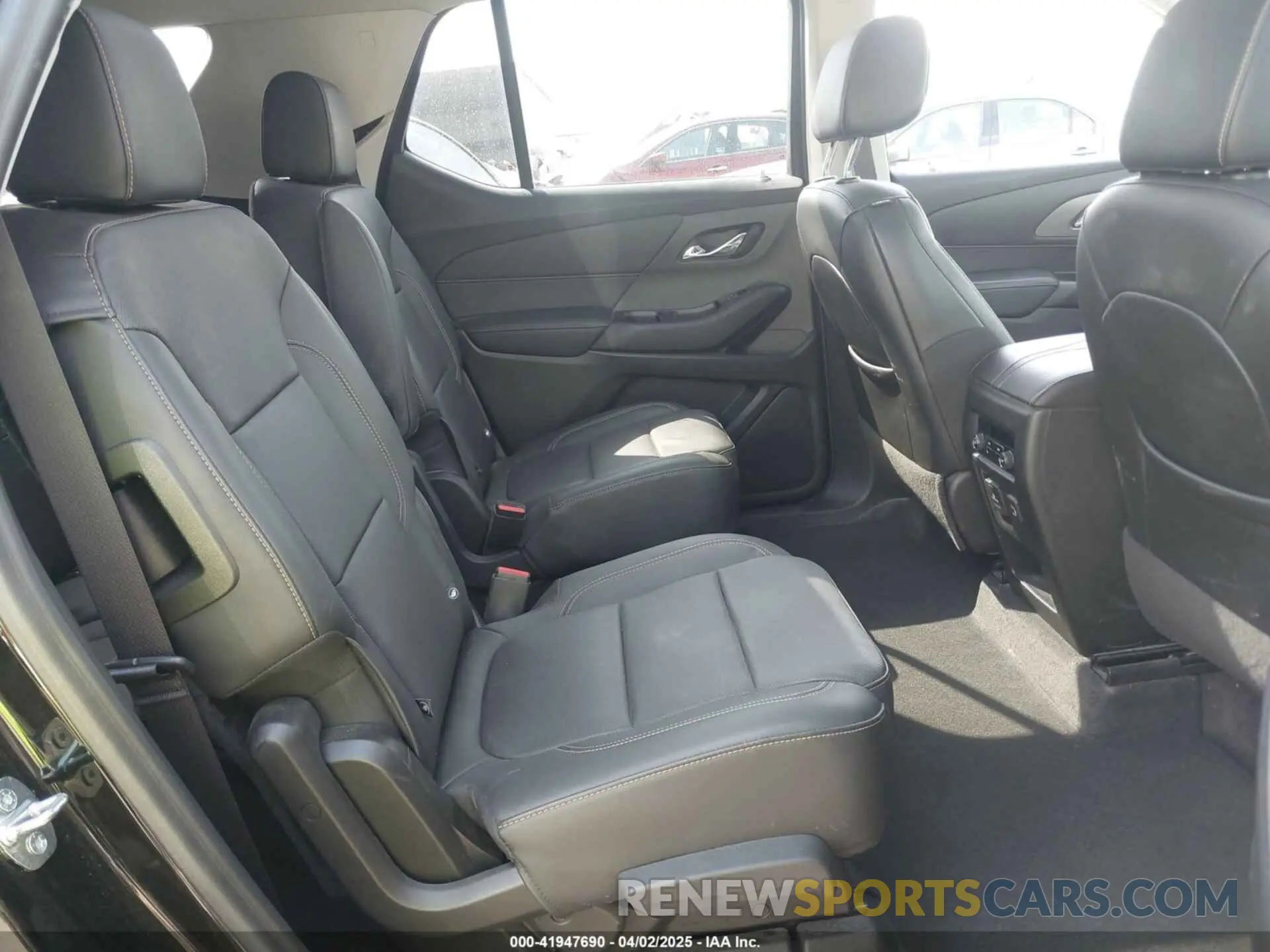 8 fotografías del automóvil dañado 1GNERKKW0LJ123828 CHEVROLET TRAVERSE 2020