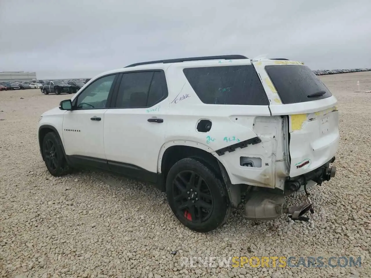 2 fotografías del automóvil dañado 1GNERKKW3LJ266840 CHEVROLET TRAVERSE 2020