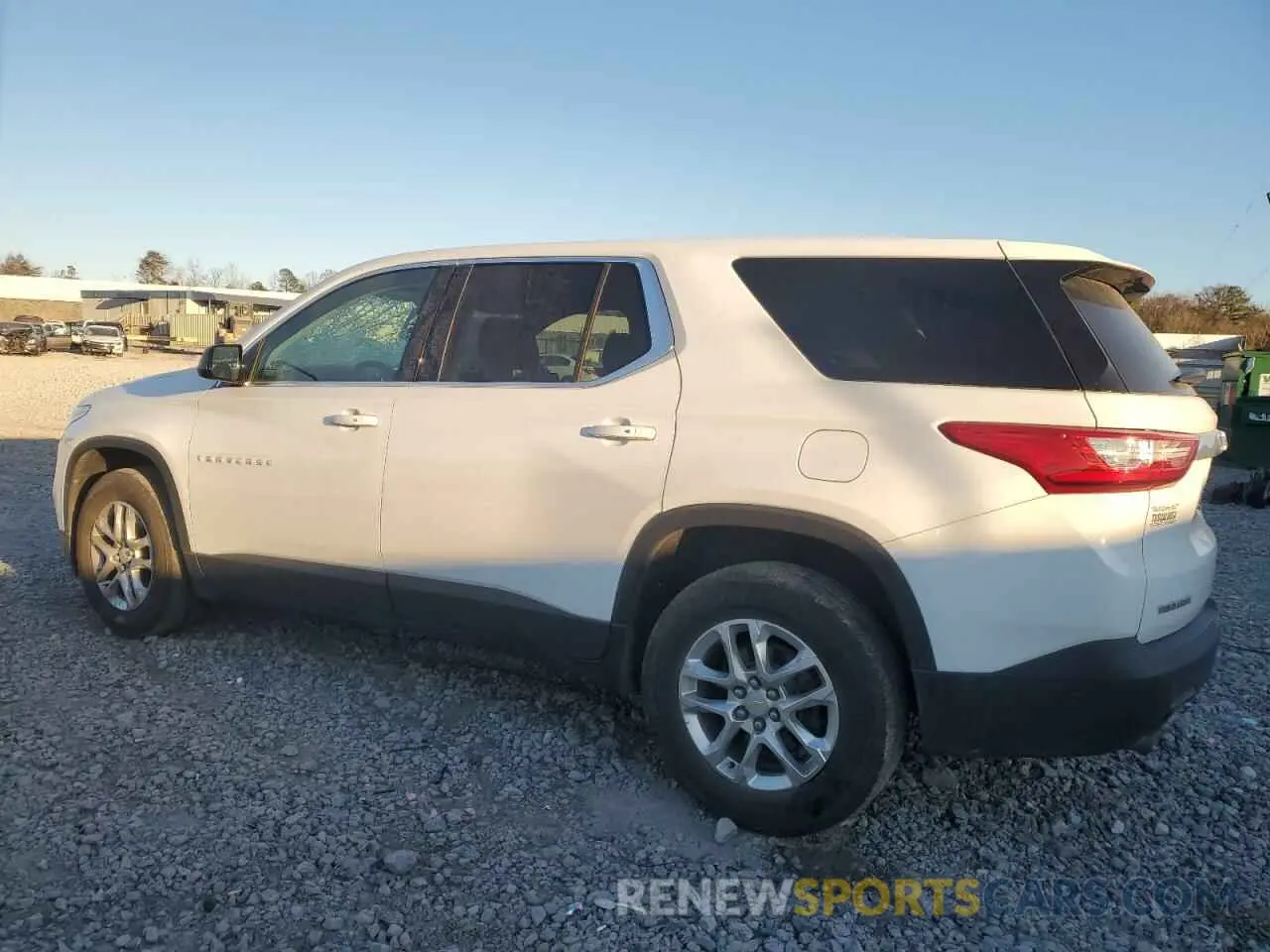 2 fotografías del automóvil dañado 1GNERLKW2LJ249002 CHEVROLET TRAVERSE 2020