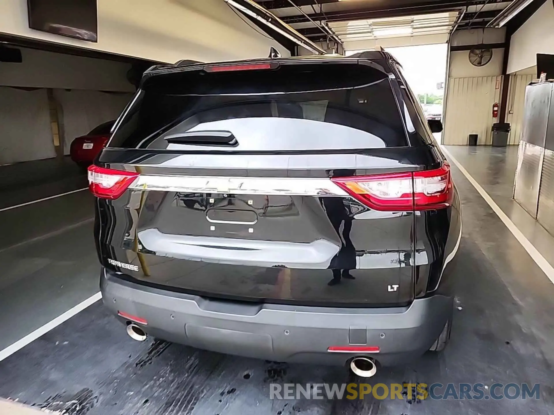 2 fotografías del automóvil dañado 1GNERMKW0LJ296728 CHEVROLET TRAVERSE 2020