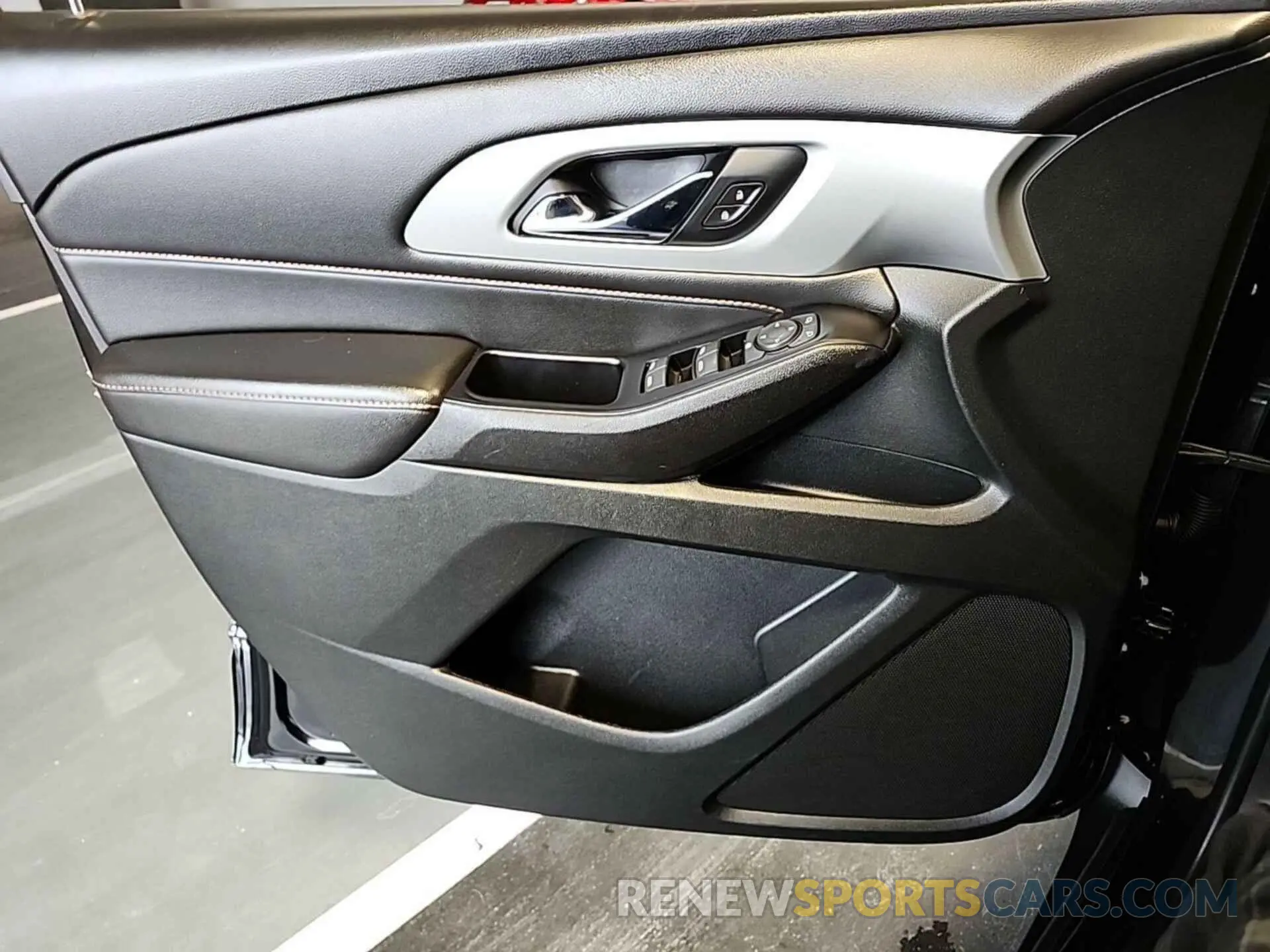 6 fotografías del automóvil dañado 1GNERMKW0LJ296728 CHEVROLET TRAVERSE 2020
