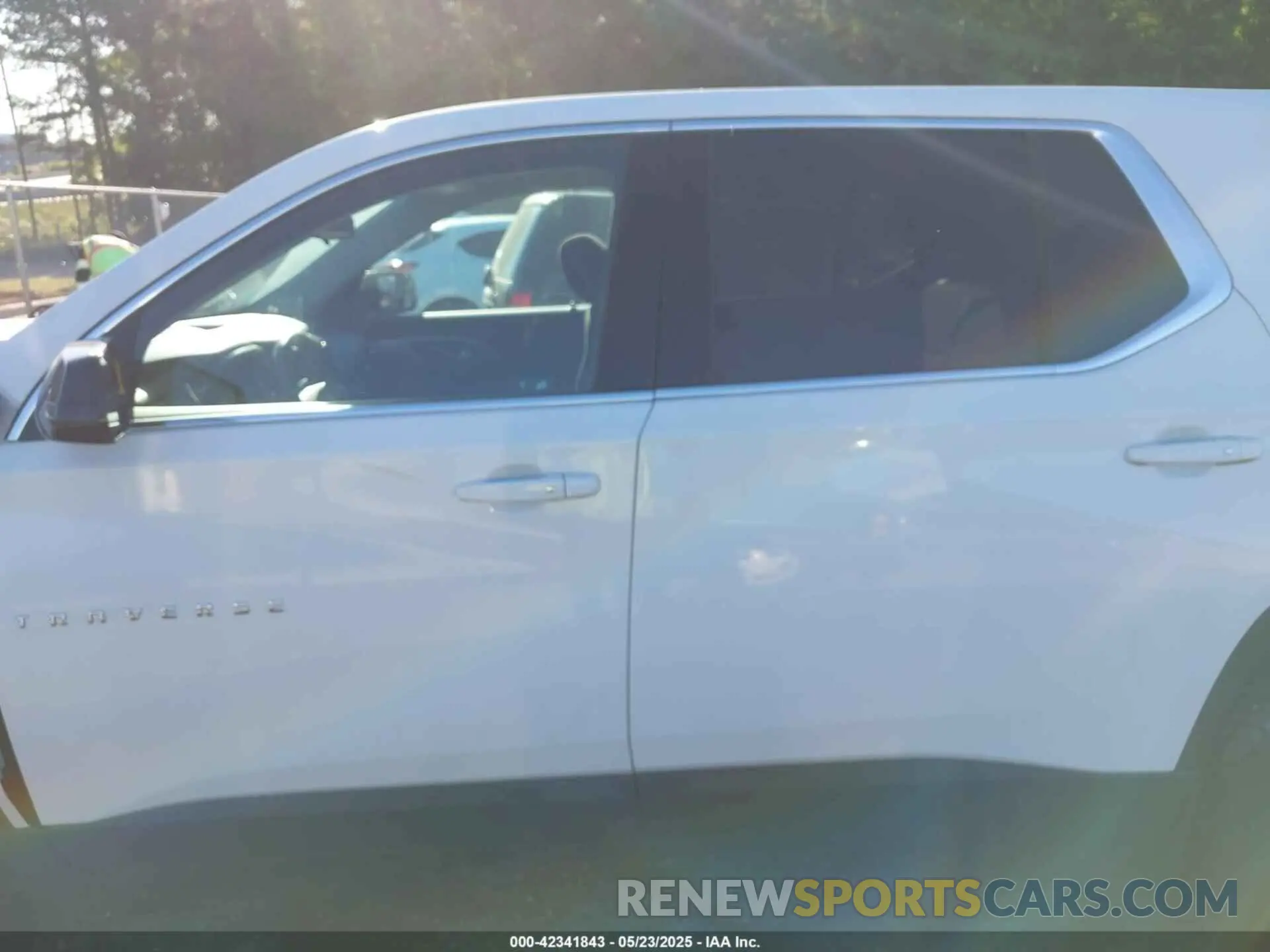 15 fotografías del automóvil dañado 1GNEVFKW0LJ191534 CHEVROLET TRAVERSE 2020