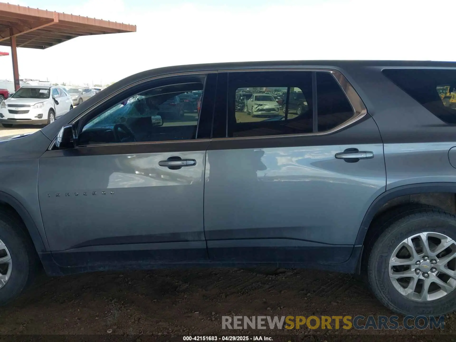 14 fotografías del automóvil dañado 1GNEVFKW2LJ238353 CHEVROLET TRAVERSE 2020
