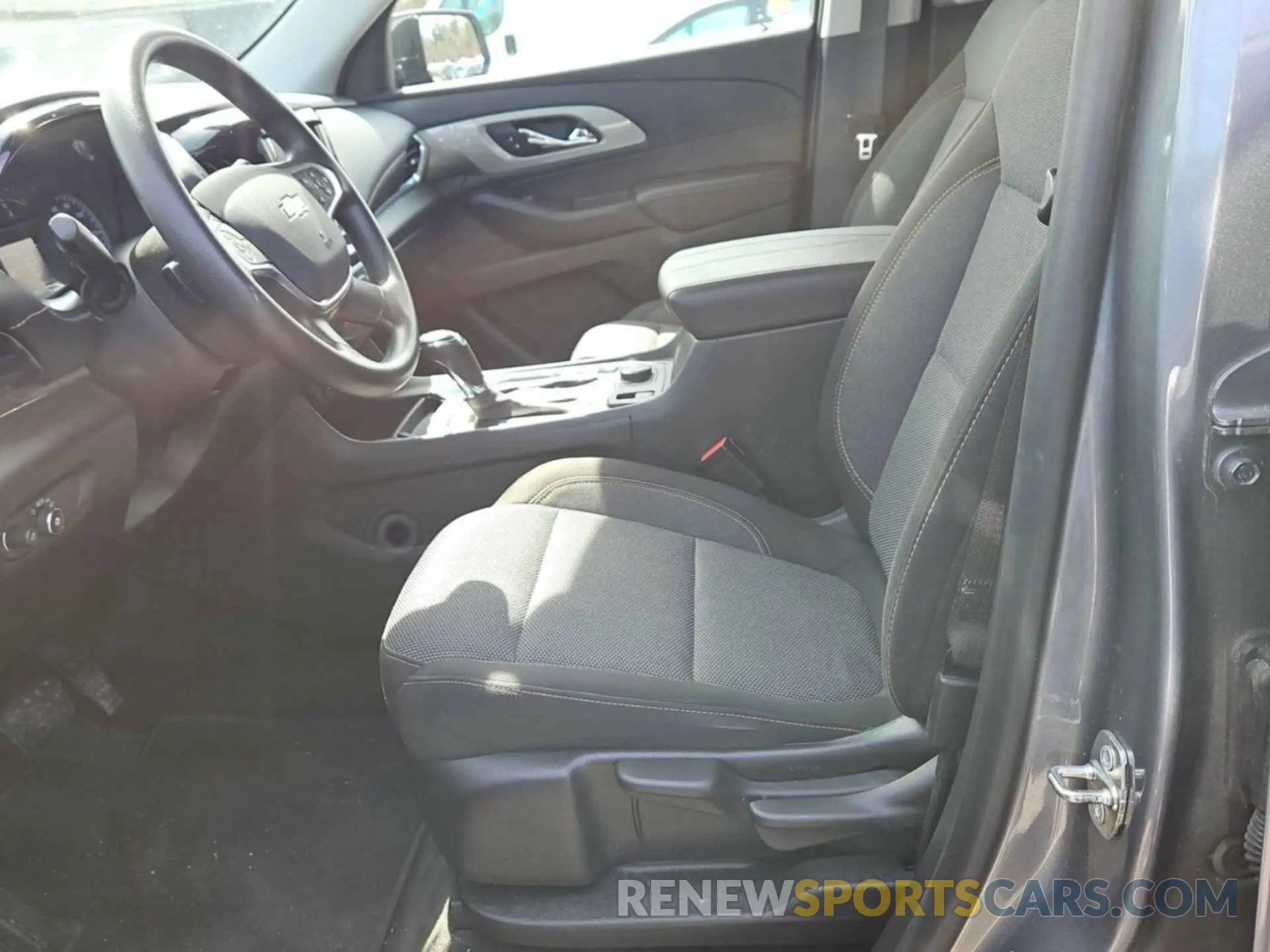 31 fotografías del automóvil dañado 1GNEVFKW3LJ274665 CHEVROLET TRAVERSE 2020