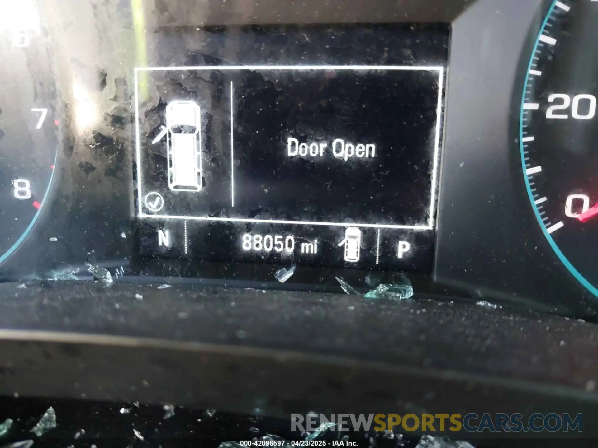 15 fotografías del automóvil dañado 1GNEVFKW4LJ311948 CHEVROLET TRAVERSE 2020