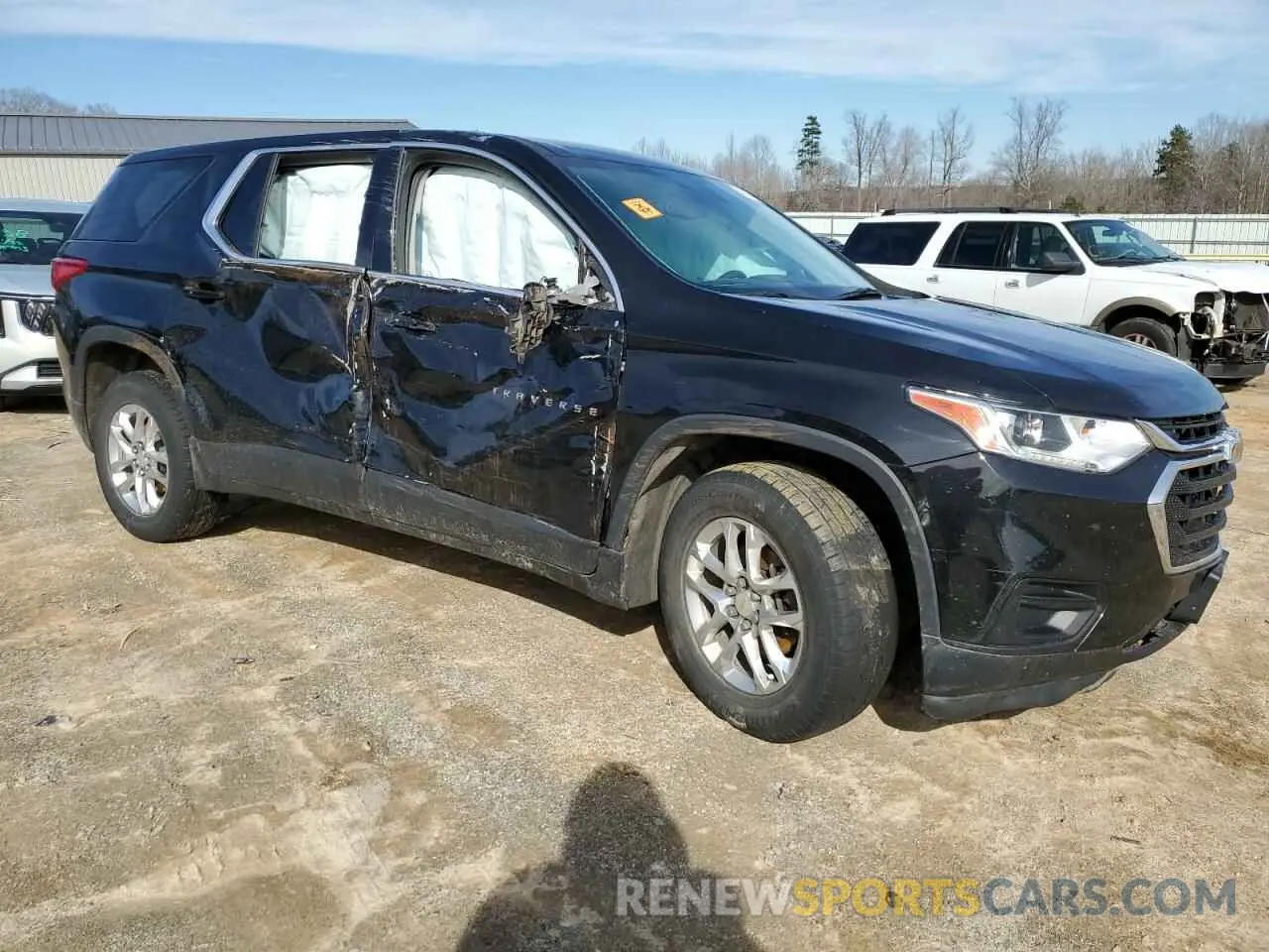 4 fotografías del automóvil dañado 1GNEVFKW7LJ154108 CHEVROLET TRAVERSE 2020