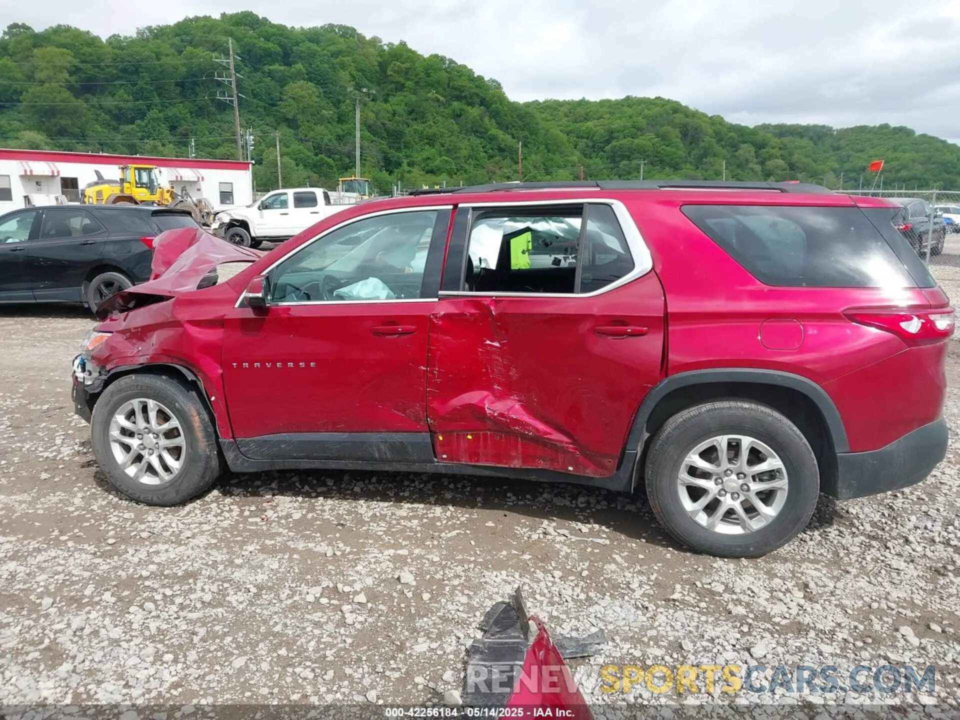 15 fotografías del automóvil dañado 1GNEVGKW4LJ176363 CHEVROLET TRAVERSE 2020