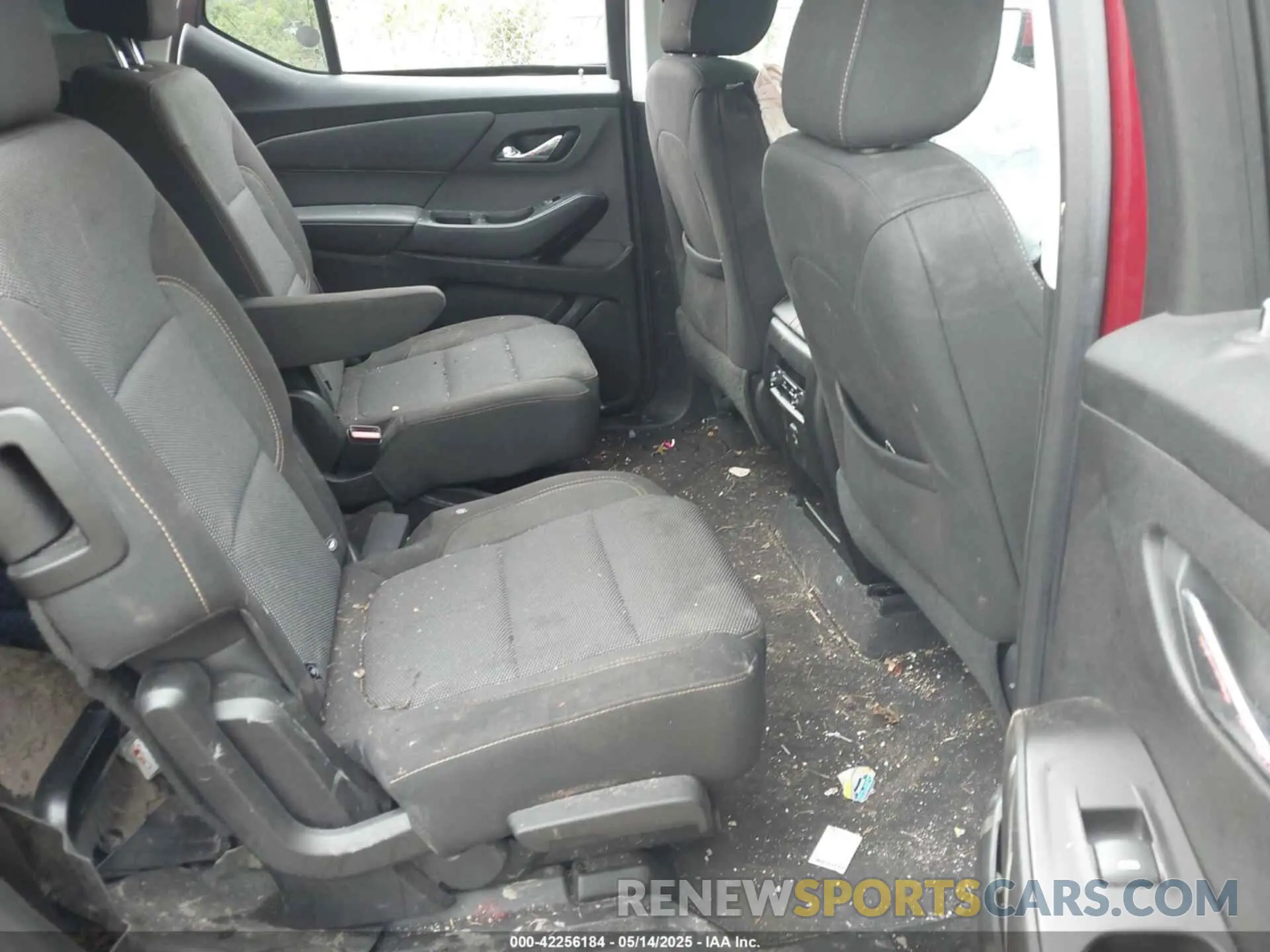 8 fotografías del automóvil dañado 1GNEVGKW4LJ176363 CHEVROLET TRAVERSE 2020