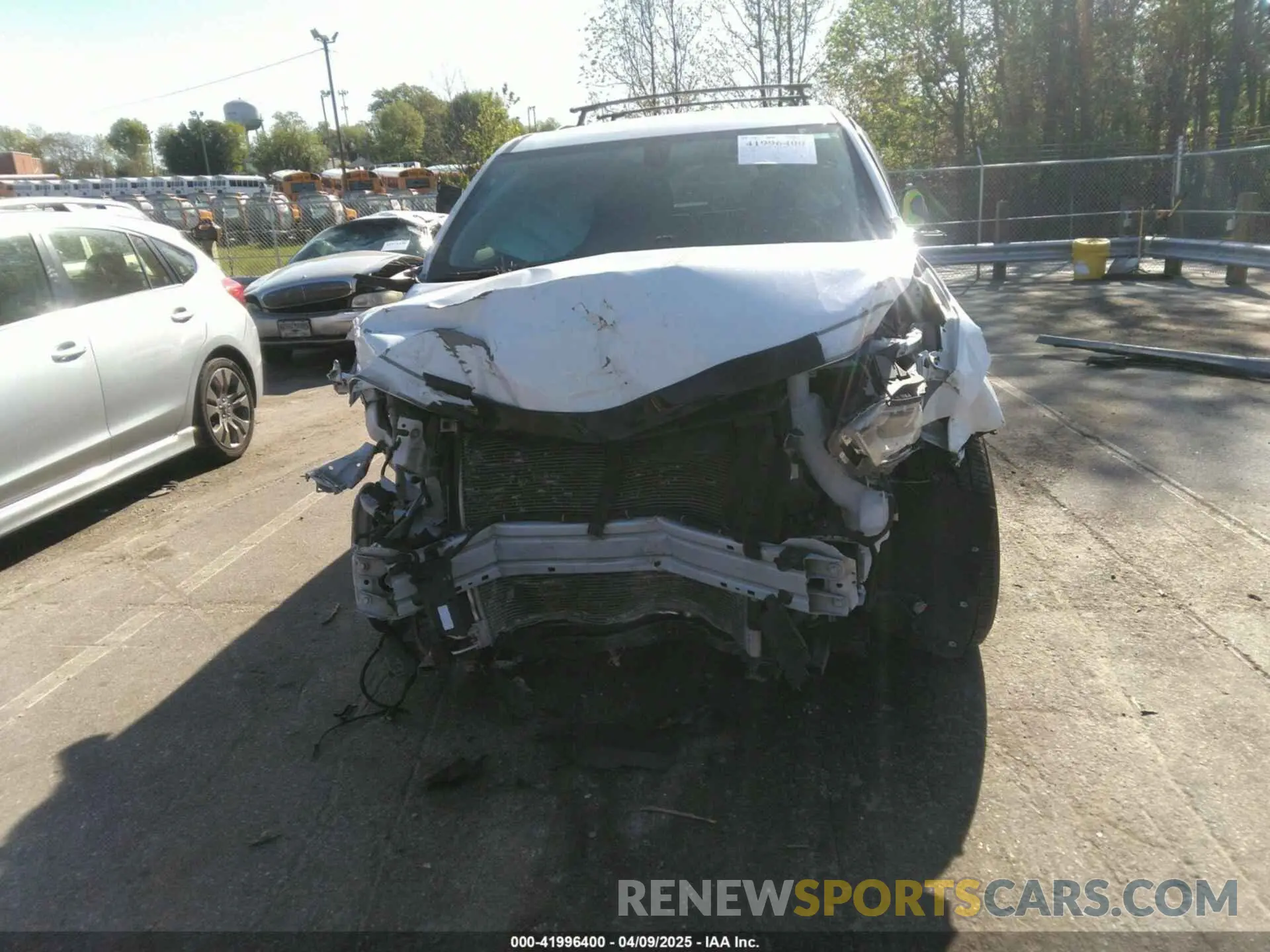 13 fotografías del automóvil dañado 1GNEVGKW6LJ140612 CHEVROLET TRAVERSE 2020
