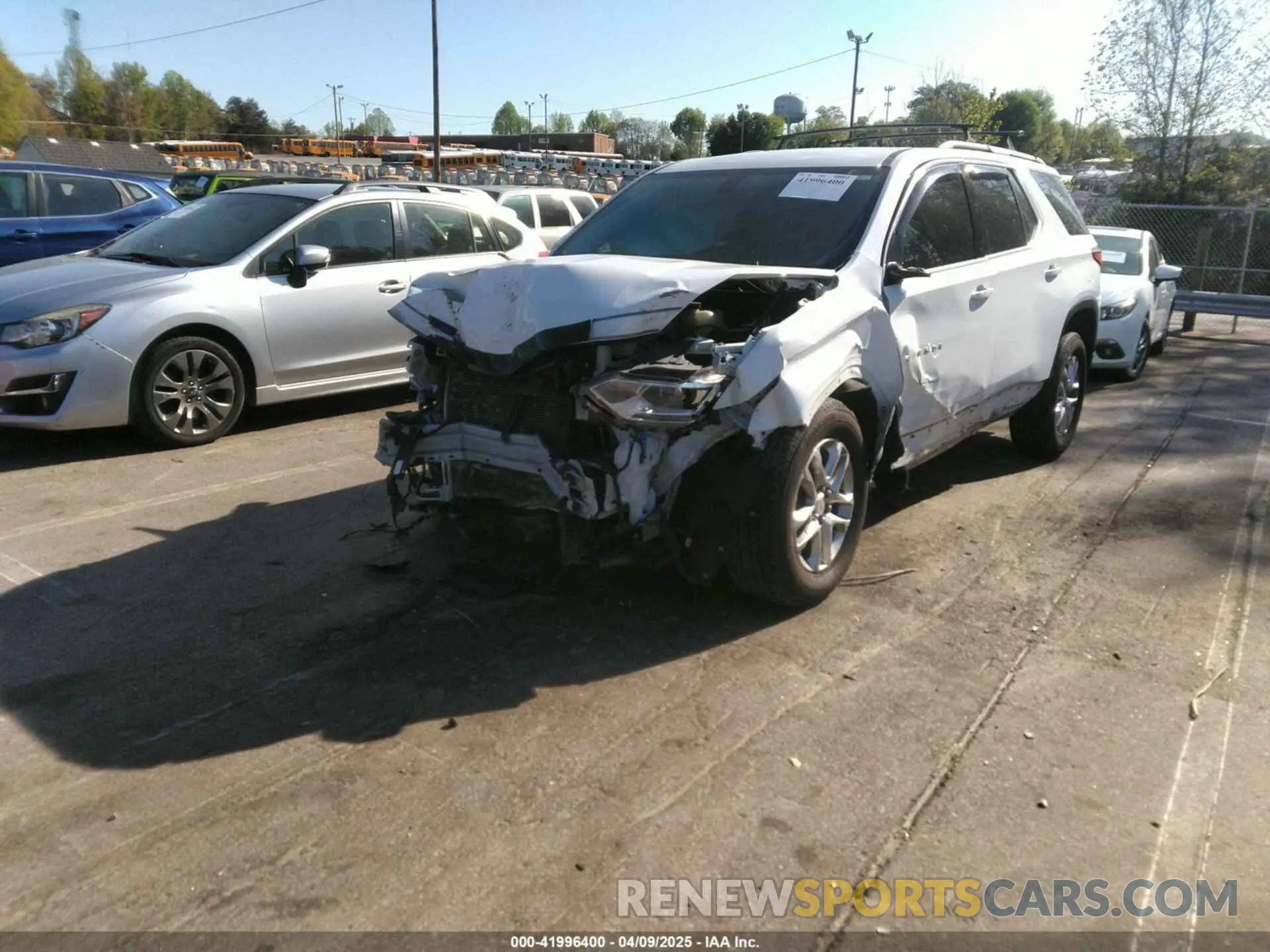 2 fotografías del automóvil dañado 1GNEVGKW6LJ140612 CHEVROLET TRAVERSE 2020