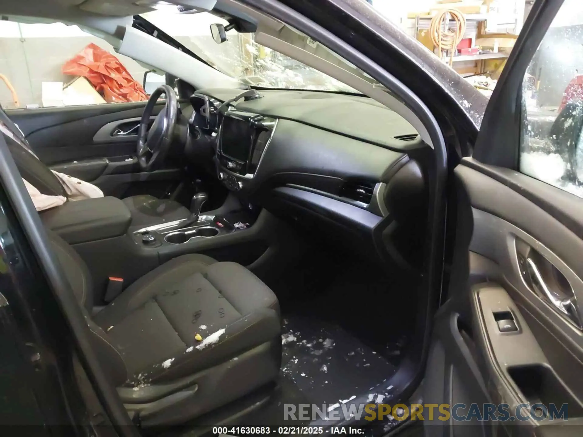 5 fotografías del automóvil dañado 1GNEVGKW9LJ304449 CHEVROLET TRAVERSE 2020