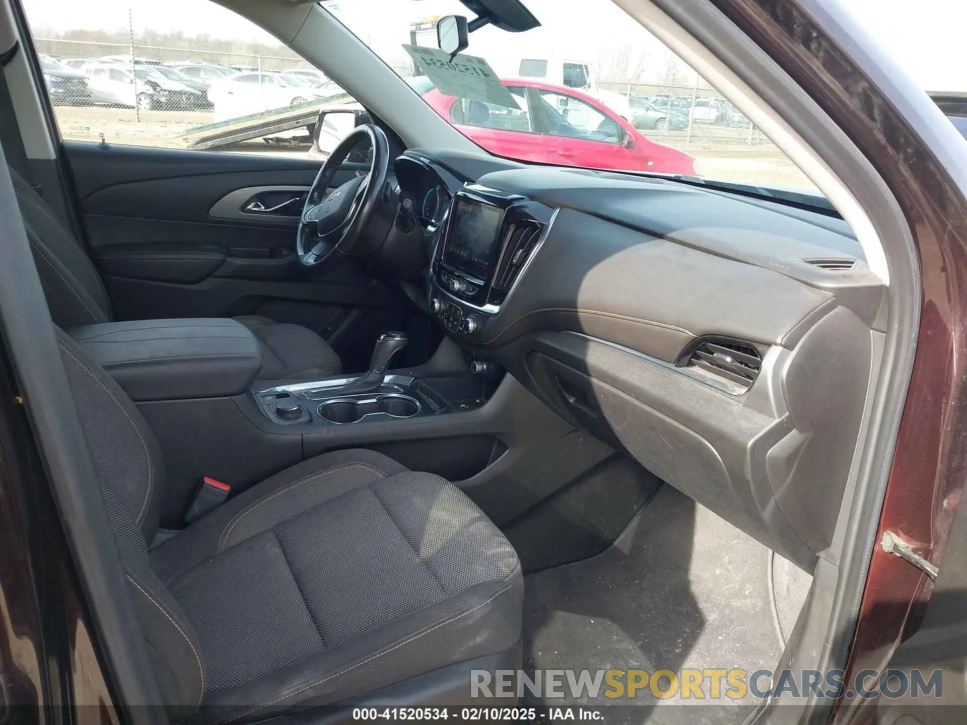 5 fotografías del automóvil dañado 1GNEVGKWXLJ151077 CHEVROLET TRAVERSE 2020