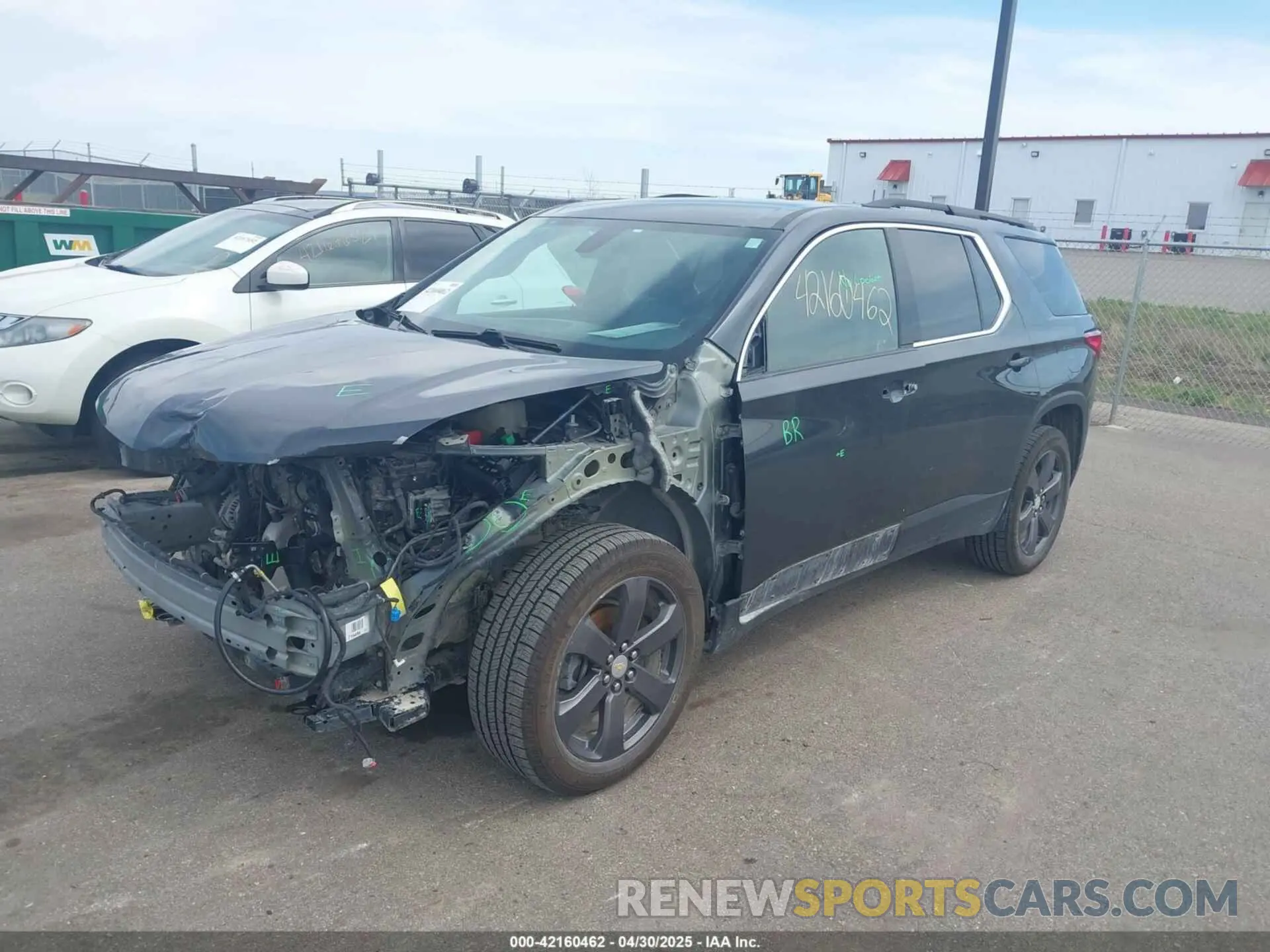 2 fotografías del automóvil dañado 1GNEVHKW1LJ215299 CHEVROLET TRAVERSE 2020