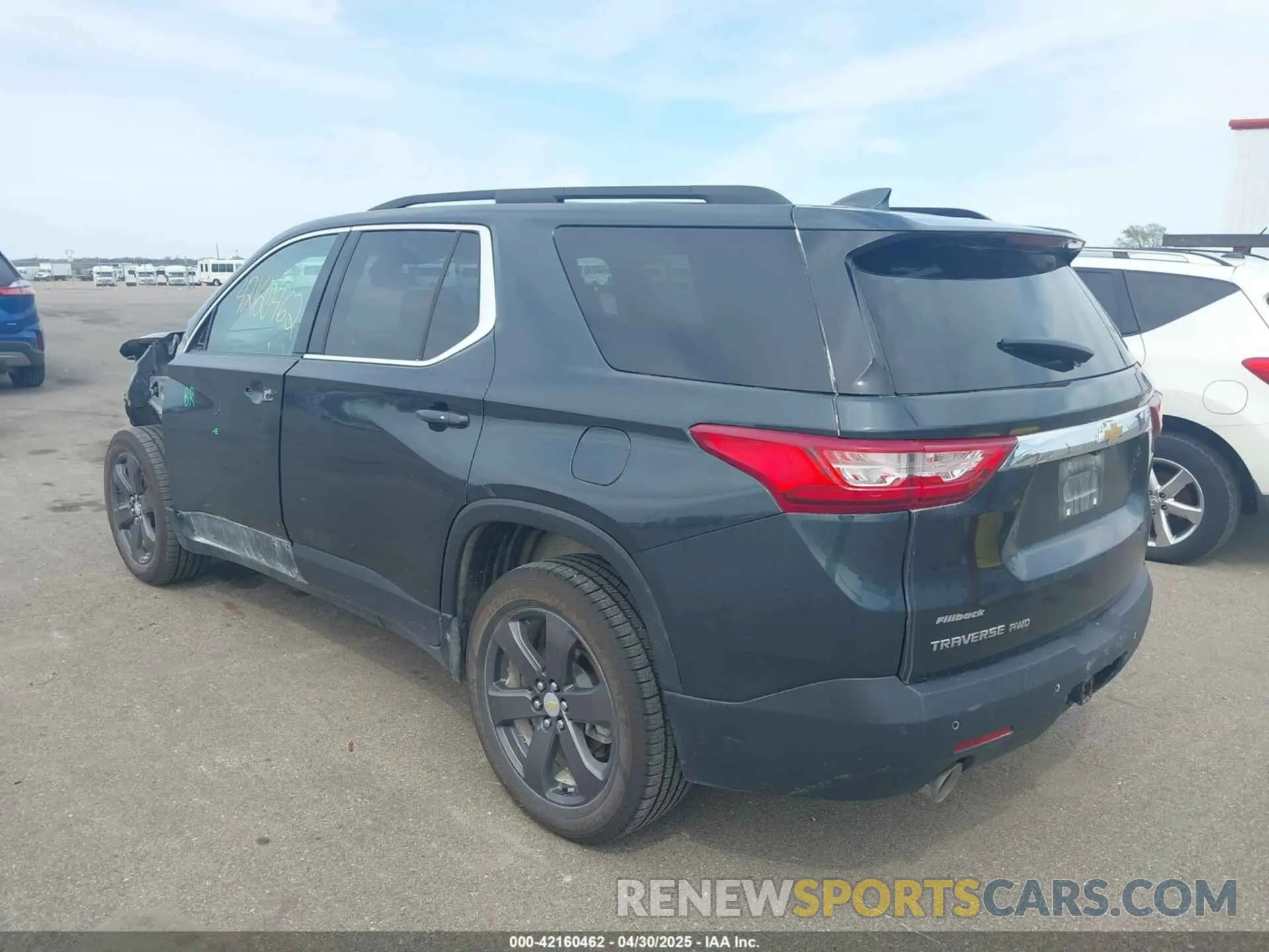 3 fotografías del automóvil dañado 1GNEVHKW1LJ215299 CHEVROLET TRAVERSE 2020