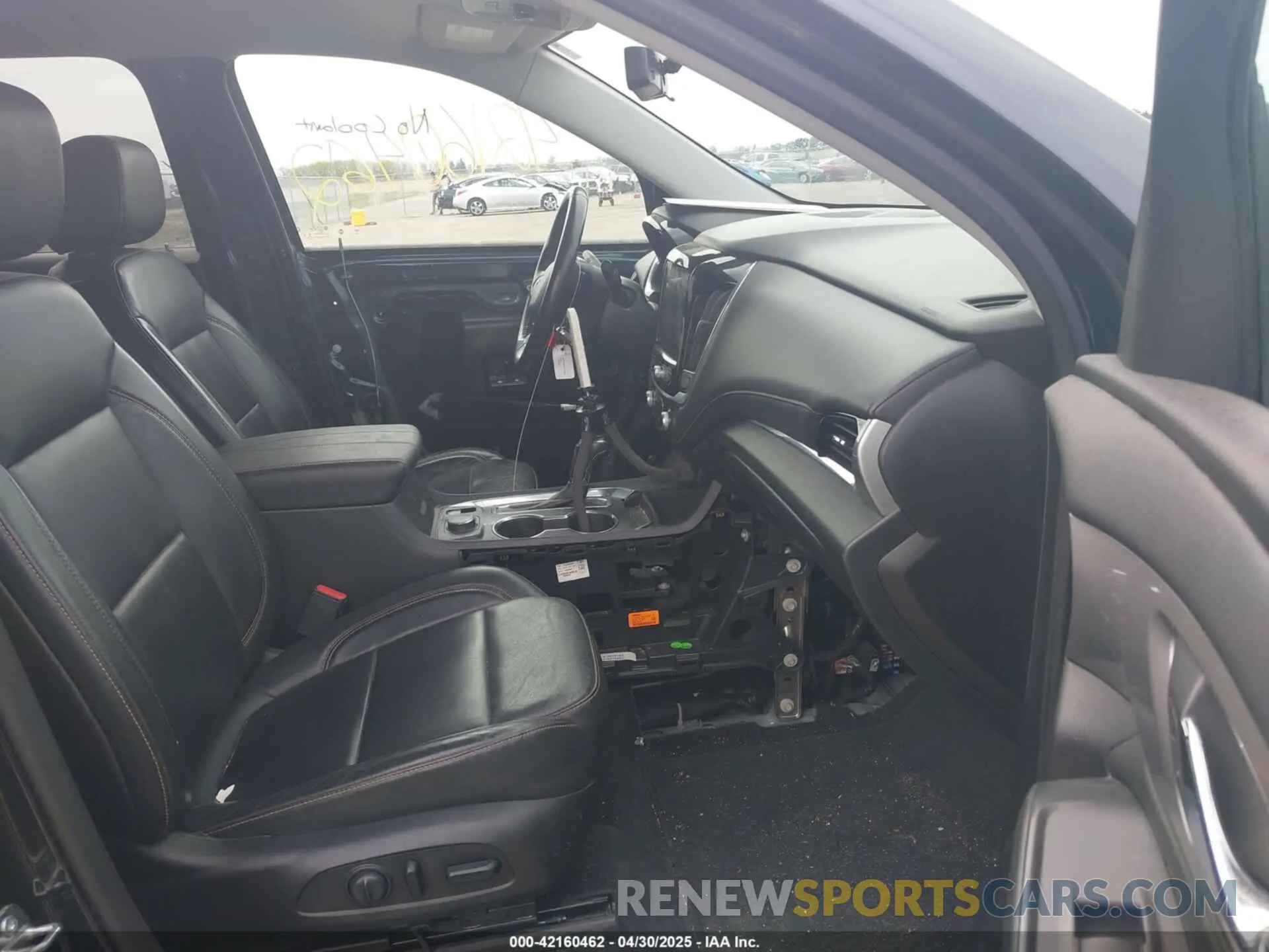 5 fotografías del automóvil dañado 1GNEVHKW1LJ215299 CHEVROLET TRAVERSE 2020