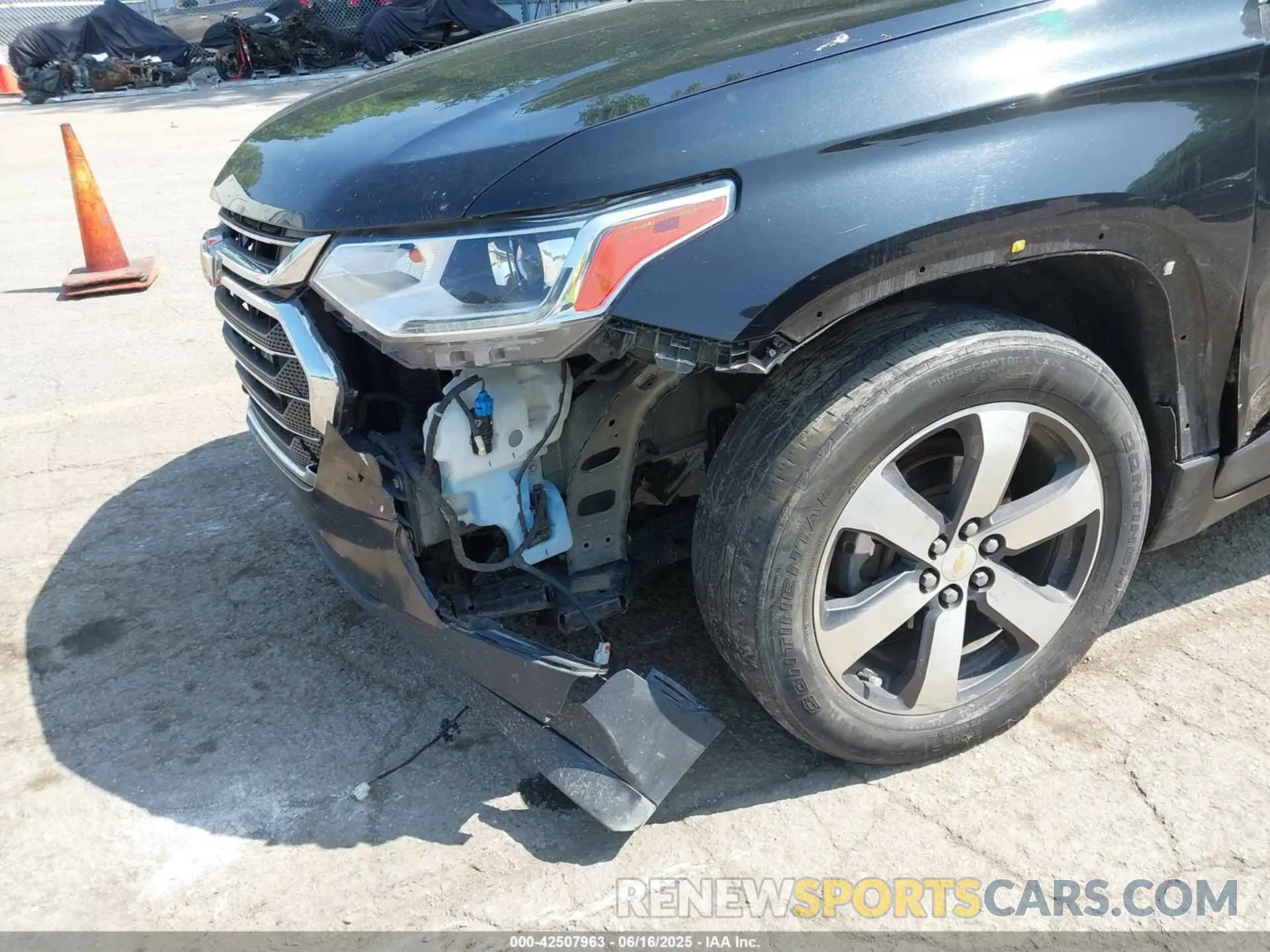6 fotografías del automóvil dañado 1GNEVHKW3LJ164808 CHEVROLET TRAVERSE 2020