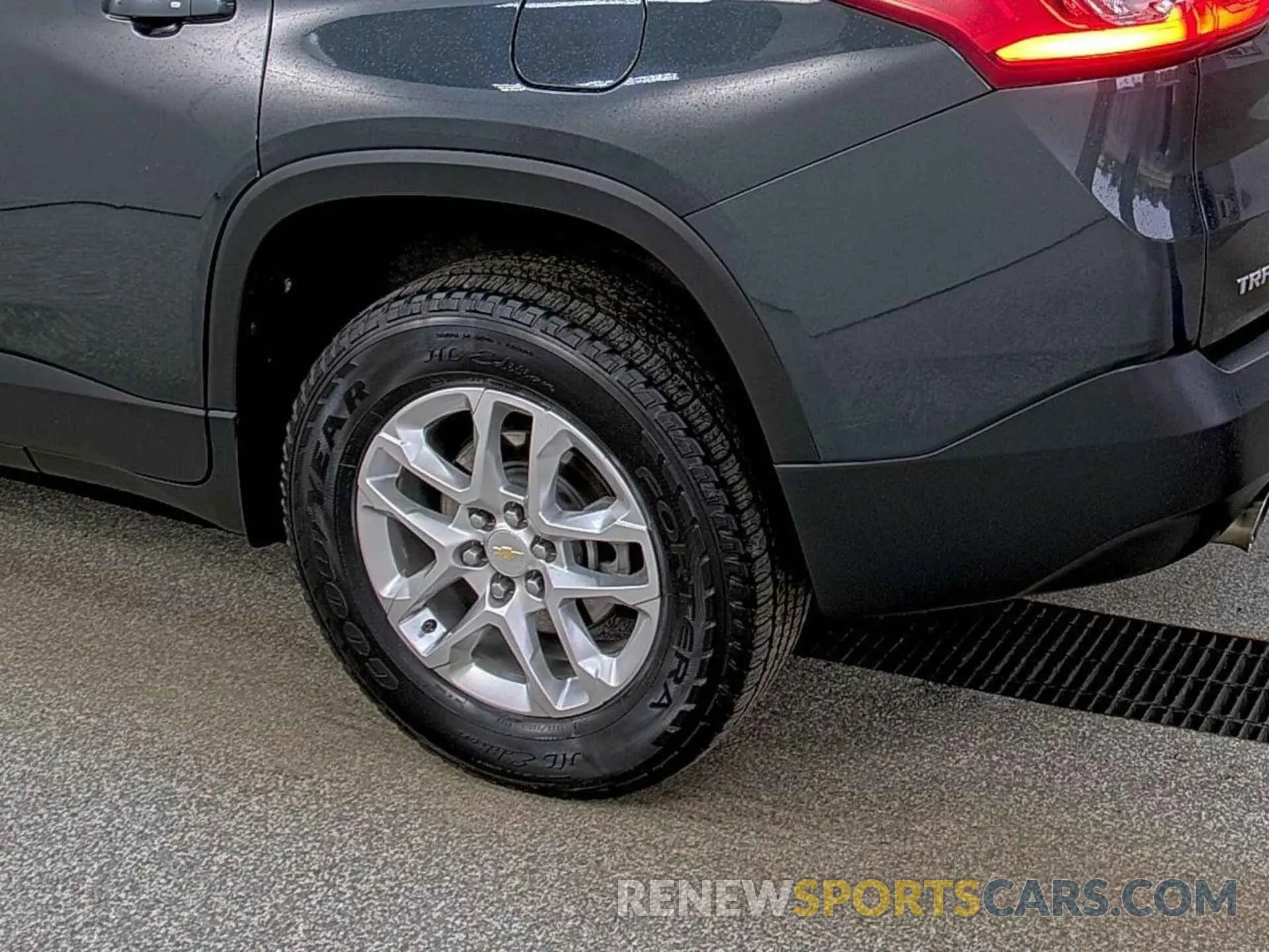 16 fotografías del automóvil dañado 1GNEVHKW3LJ189501 CHEVROLET TRAVERSE 2020
