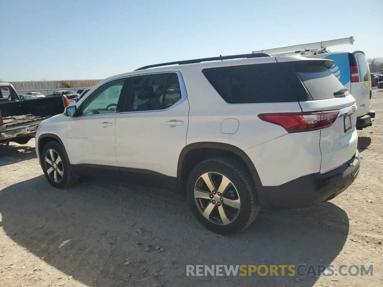 2 fotografías del automóvil dañado 1GNEVHKW4LJ179897 CHEVROLET TRAVERSE 2020