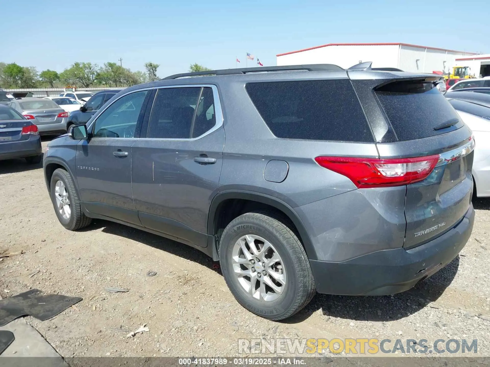 3 fotografías del automóvil dañado 1GNEVHKW7LJ145467 CHEVROLET TRAVERSE 2020