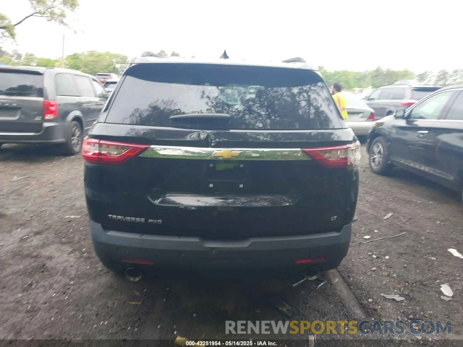 16 fotografías del automóvil dañado 1GNEVHKWXLJ324540 CHEVROLET TRAVERSE 2020