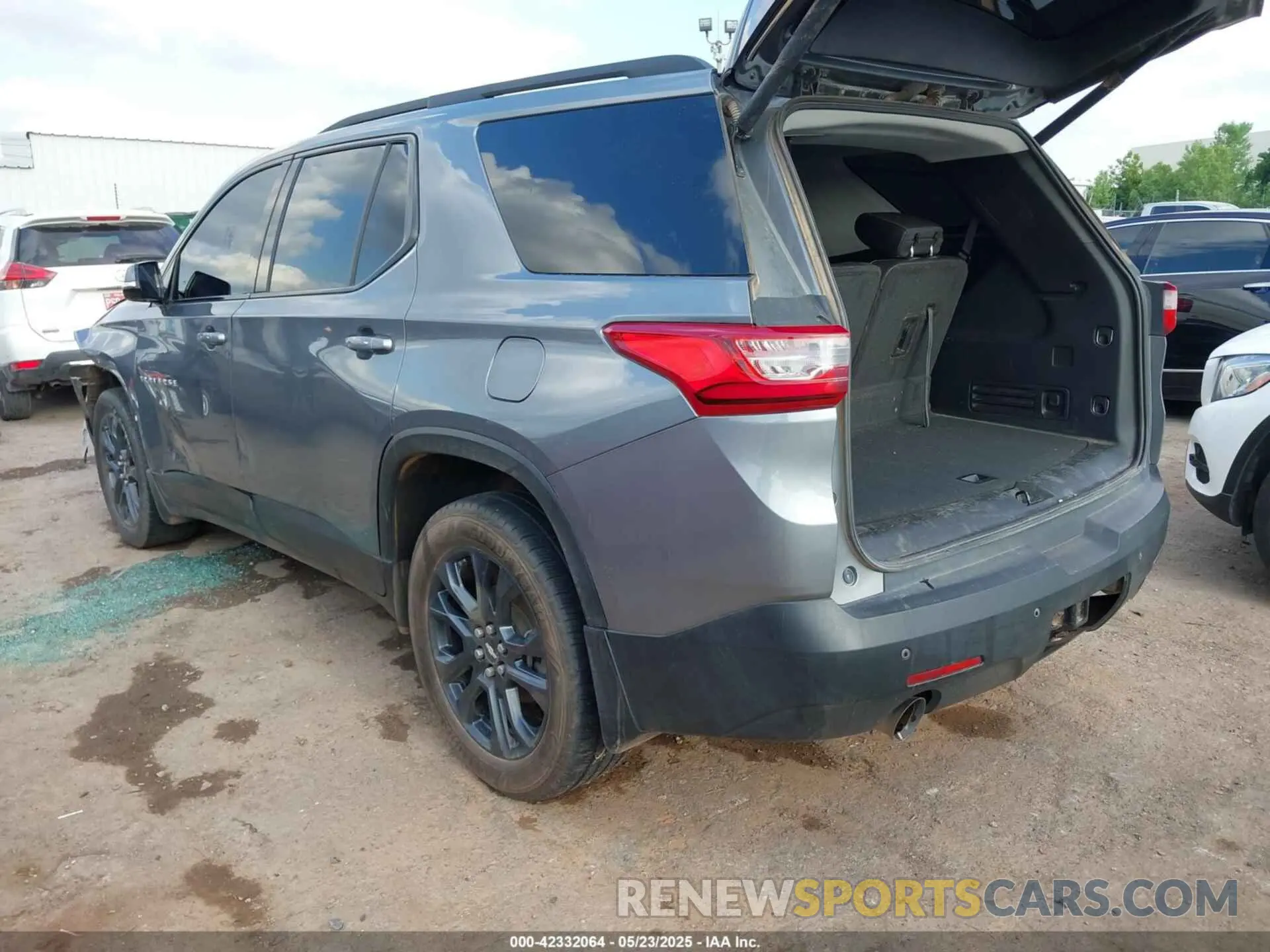 3 fotografías del automóvil dañado 1GNEVJKW6LJ287073 CHEVROLET TRAVERSE 2020