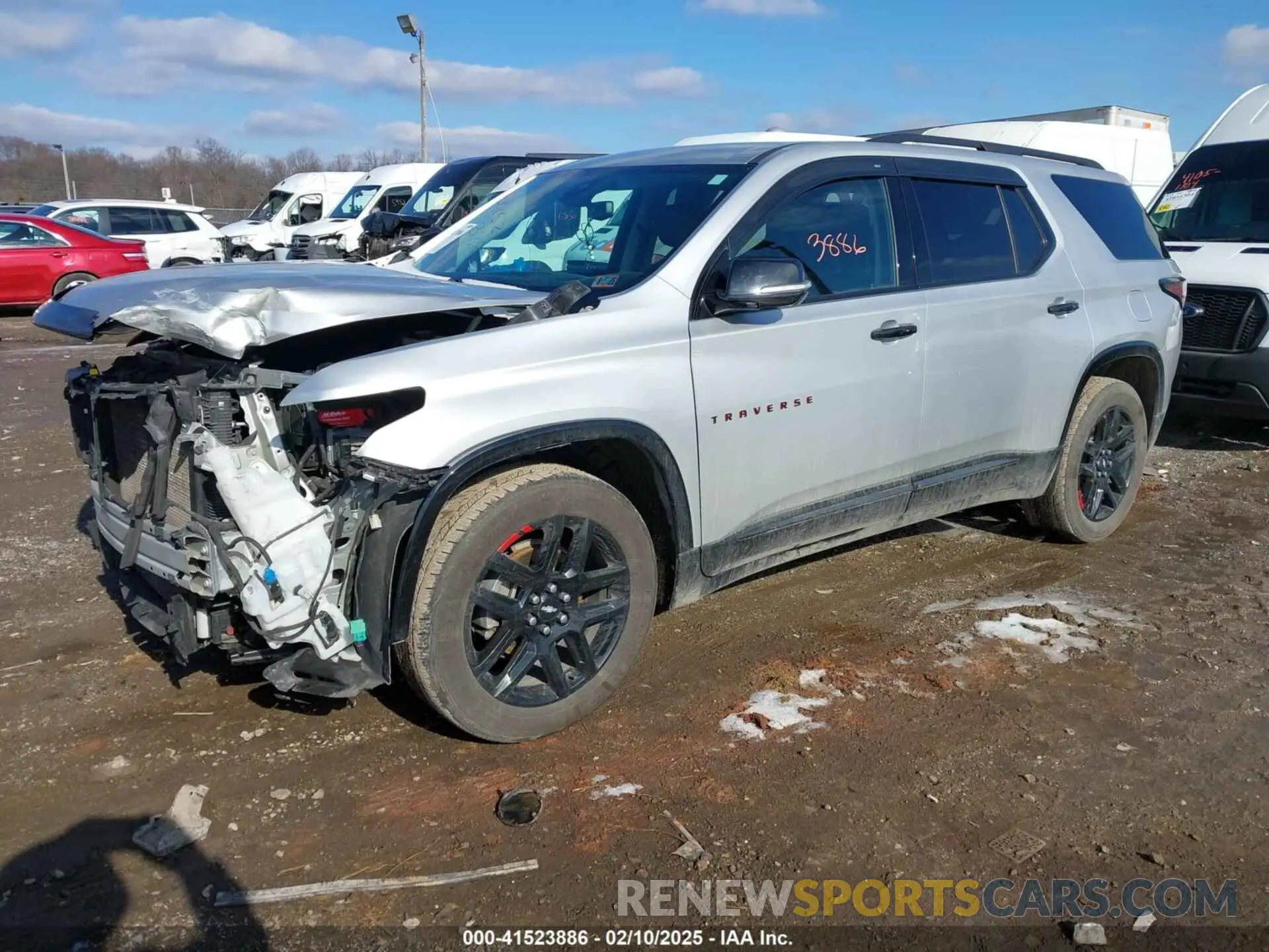 2 fotografías del automóvil dañado 1GNEVKKW3LJ146063 CHEVROLET TRAVERSE 2020