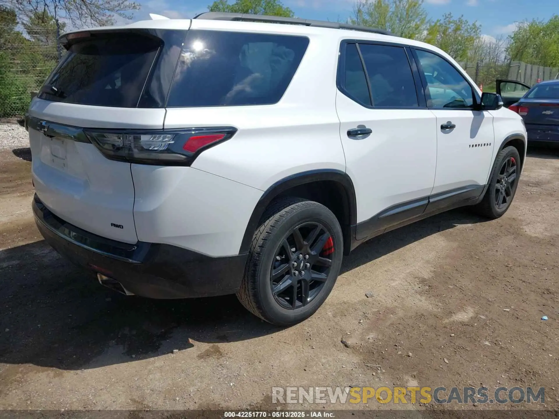 4 fotografías del automóvil dañado 1GNEVKKW7LJ115057 CHEVROLET TRAVERSE 2020