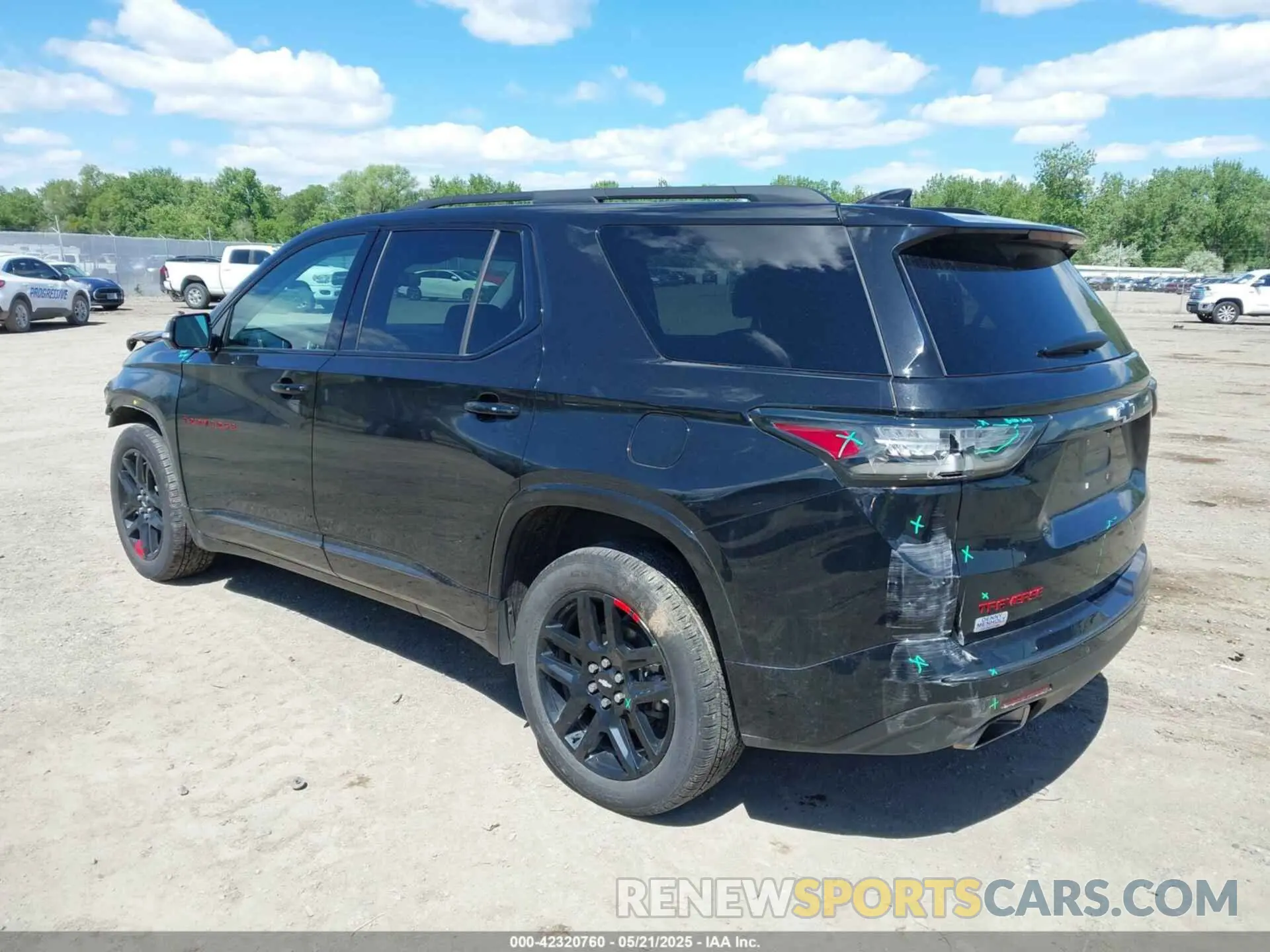 3 fotografías del automóvil dañado 1GNEVKKW9LJ315230 CHEVROLET TRAVERSE 2020