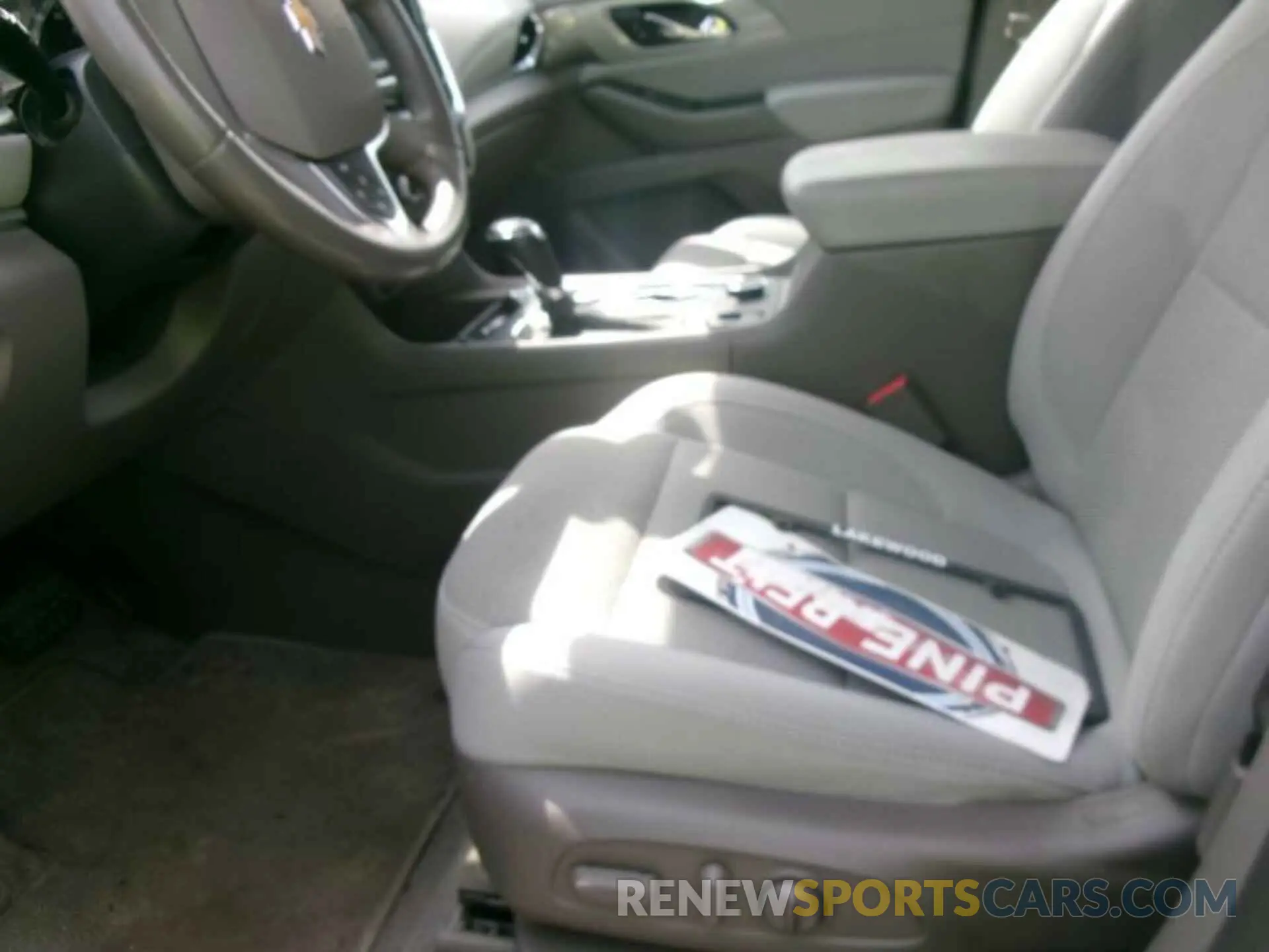 3 fotografías del automóvil dañado 1GNEVMKW0LJ232345 CHEVROLET TRAVERSE 2020