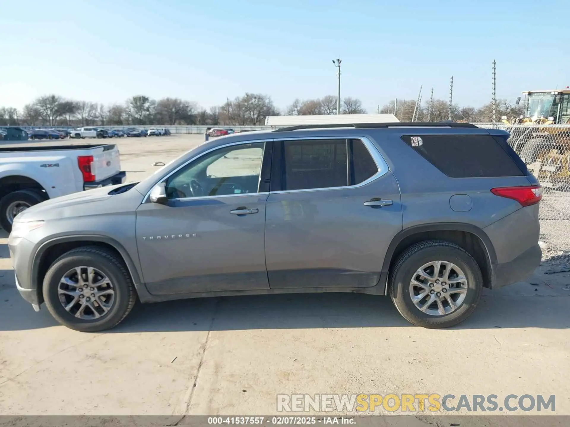 14 fotografías del automóvil dañado 1GNEVMKW3LJ192276 CHEVROLET TRAVERSE 2020